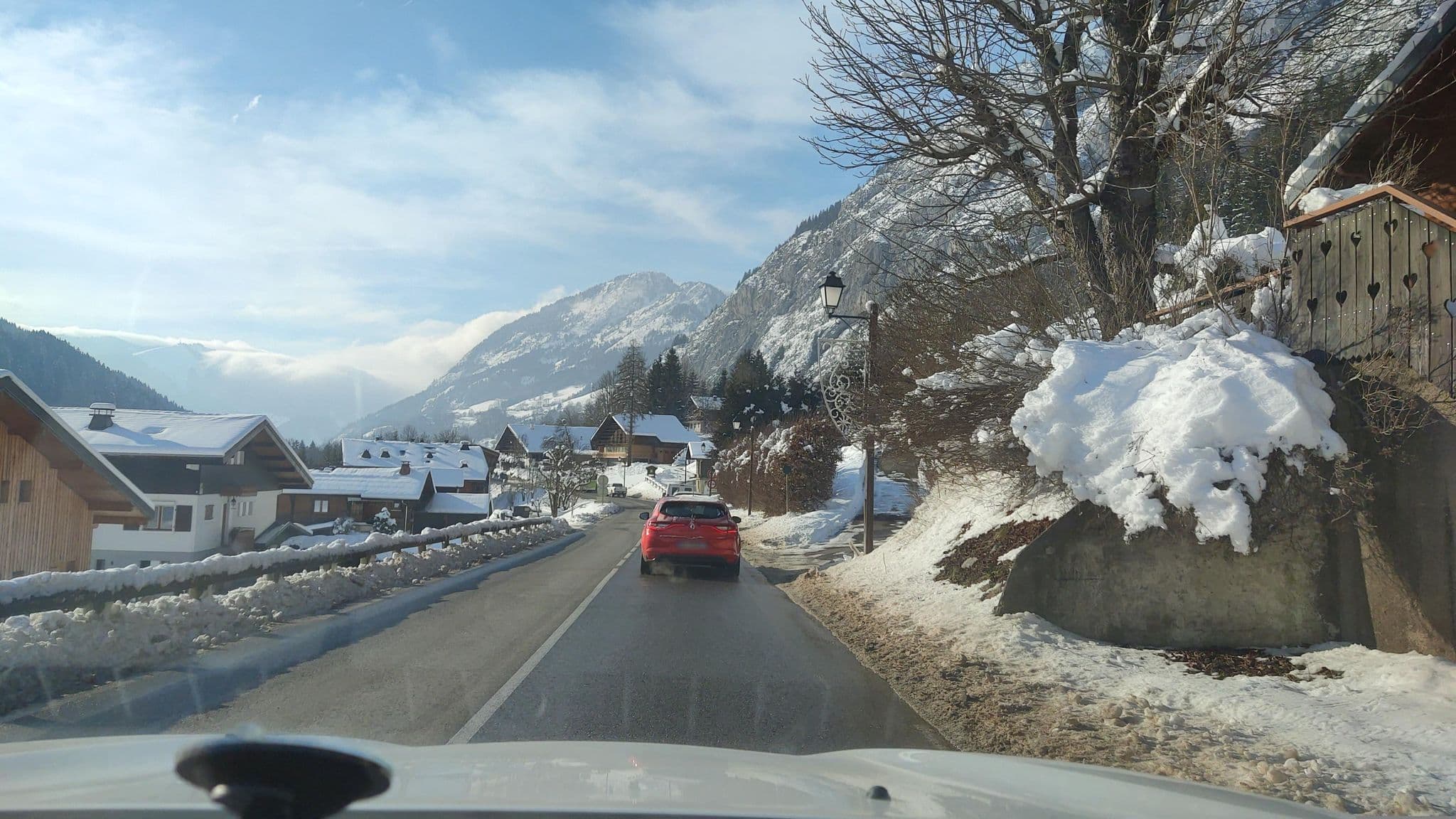 Street view near Les Fledd's, Abondance — © MatthieuF4FNE (CC BY-SA · Mapillary)