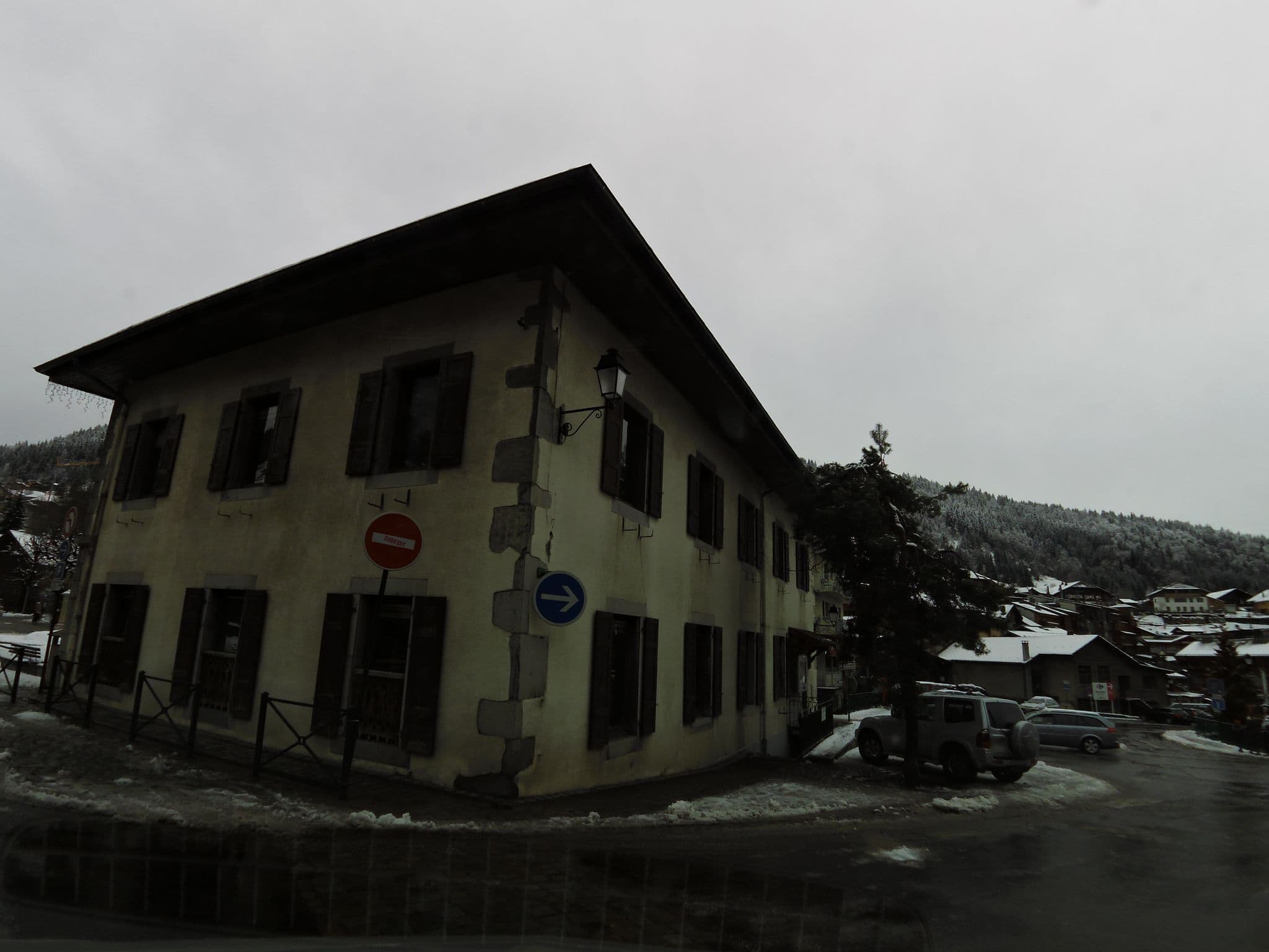 Street view near Hôtel Restaurant les Lans, Morzine — © legrandblond (CC BY-SA · Mapillary)