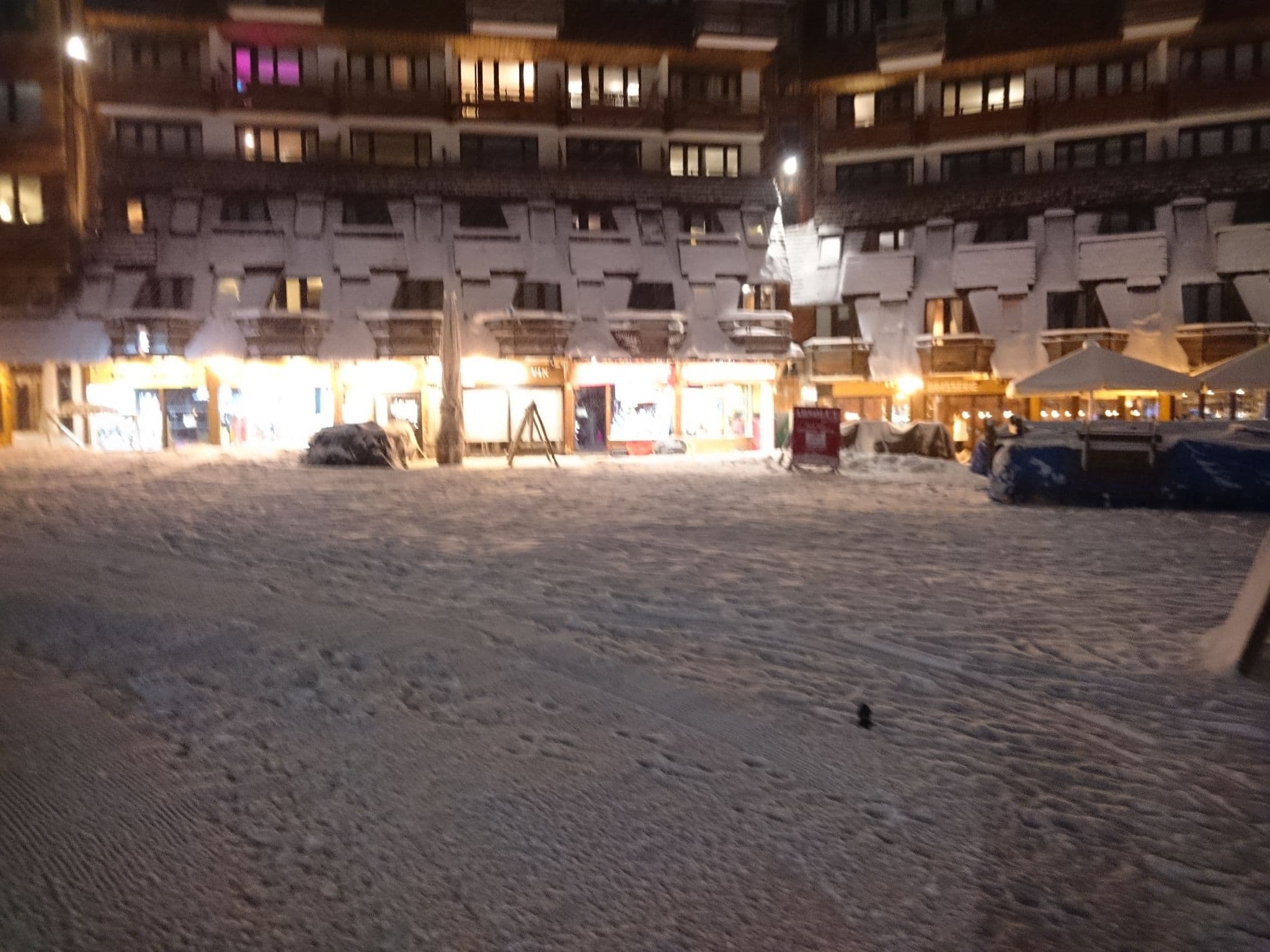 Street view near Alcoholistenappartement 612 🍻💙⛷, Morzine — © legrandblond (CC BY-SA · Mapillary)