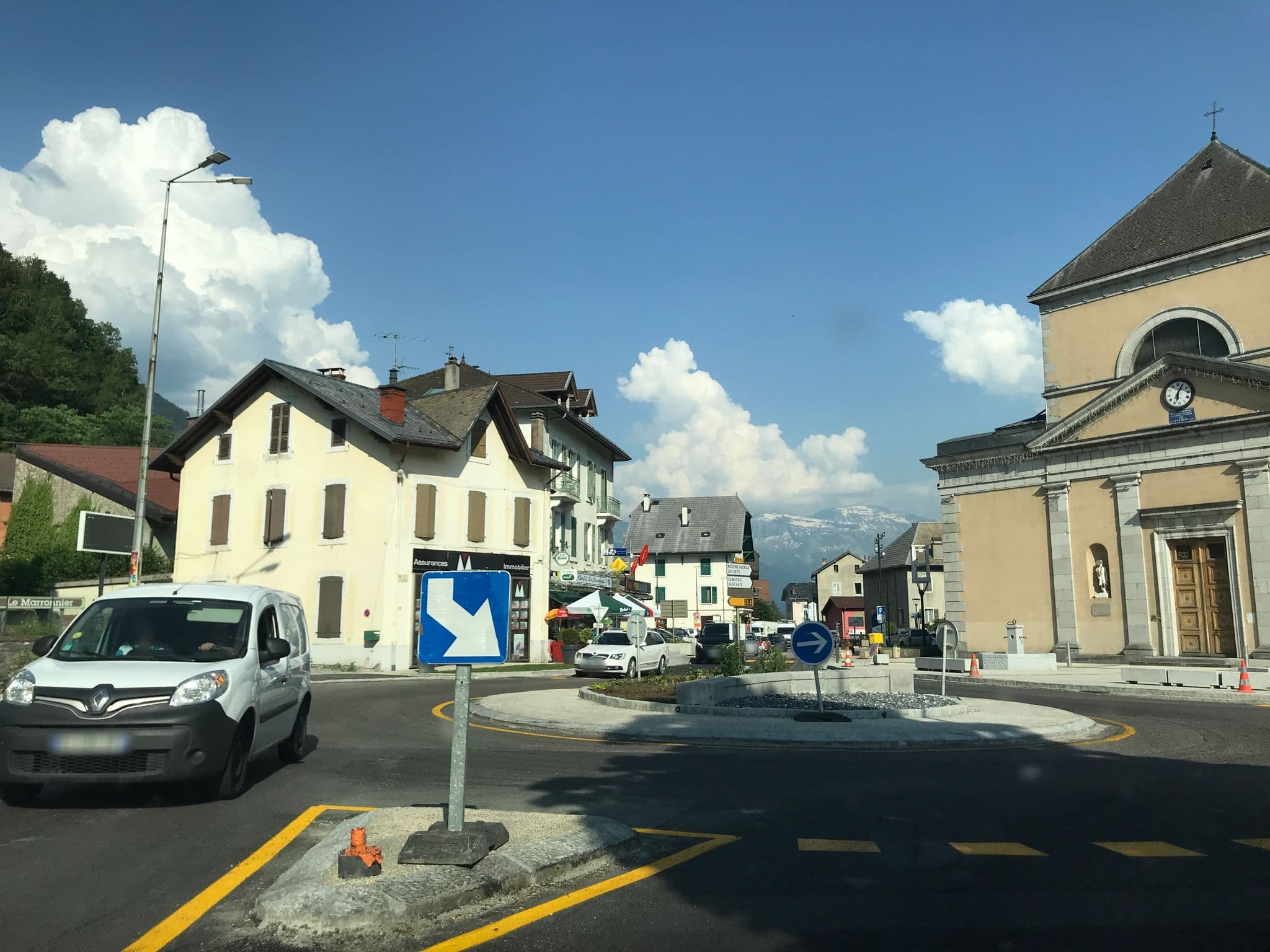 Street view near Le National, Taninges — © pgiraud (CC BY-SA · Mapillary)