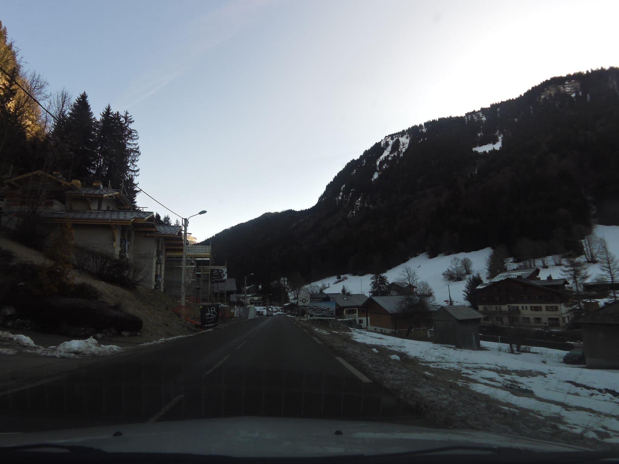 Street view near Le Chalet Des Ardoisiers, Morzine — © legrandblond (CC BY-SA · Mapillary)