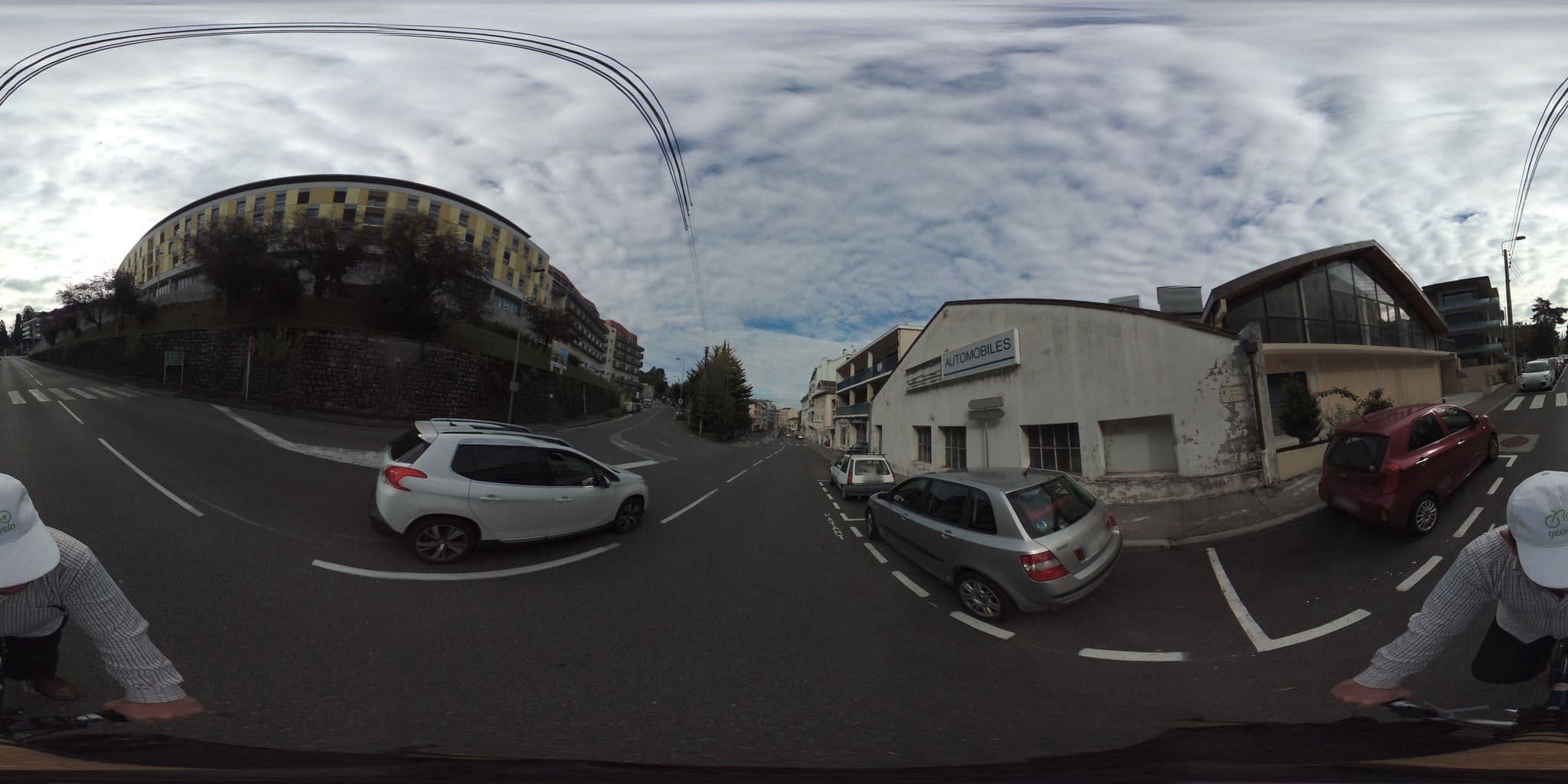 Street view near V V F Villages, Évian-les-Bains — © geovelo (CC BY-SA · Mapillary)