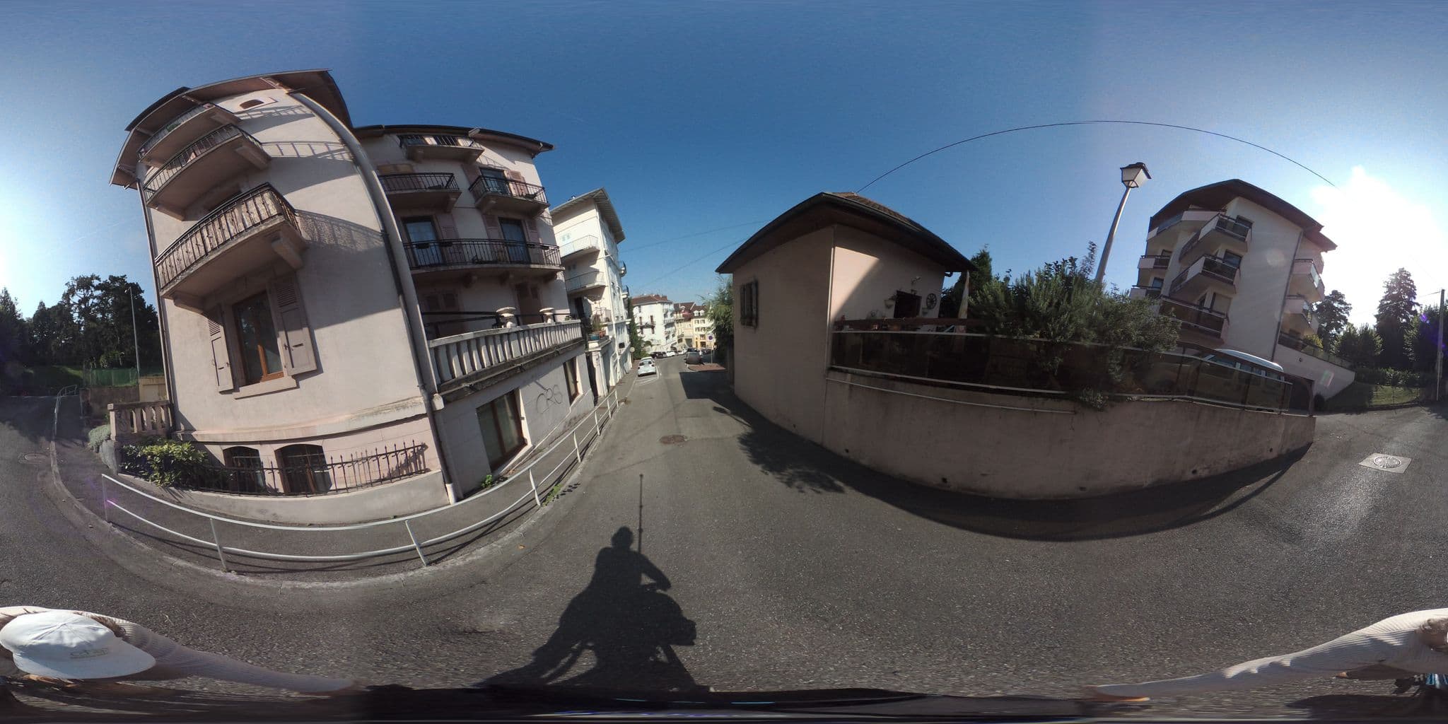 Street view near Centre International de Séjour, Évian-les-Bains — © geovelo (CC BY-SA · Mapillary)
