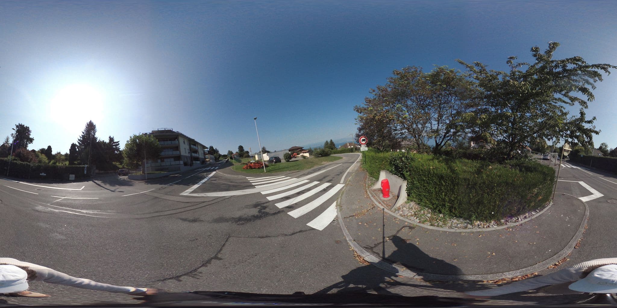Street view near Hôtel le Chablais, Publier — © geovelo (CC BY-SA · Mapillary)