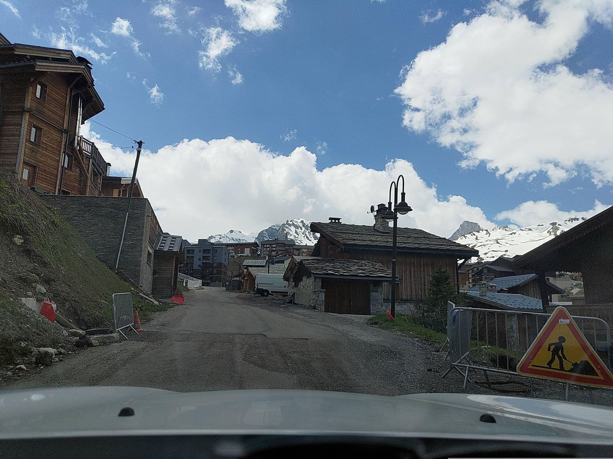 Street view near Chalet l'Eperviere, Tignes — © MatthieuF4FNE (CC BY-SA · Mapillary)