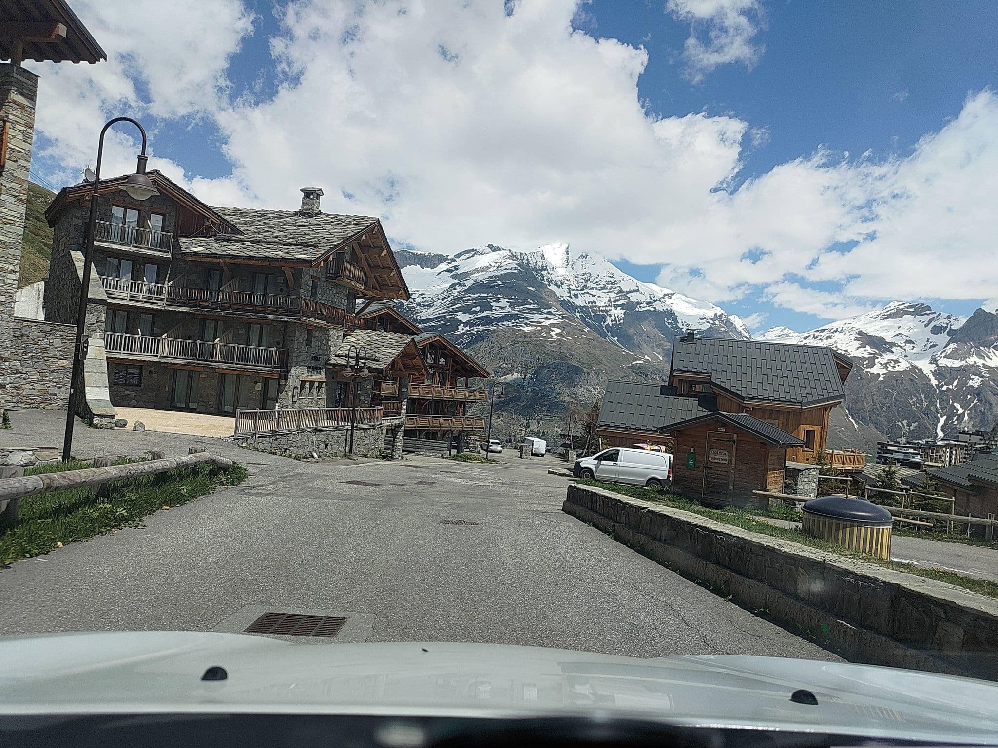 Street view near Résidence Almes 1, Tignes — © MatthieuF4FNE (CC BY-SA · Mapillary)