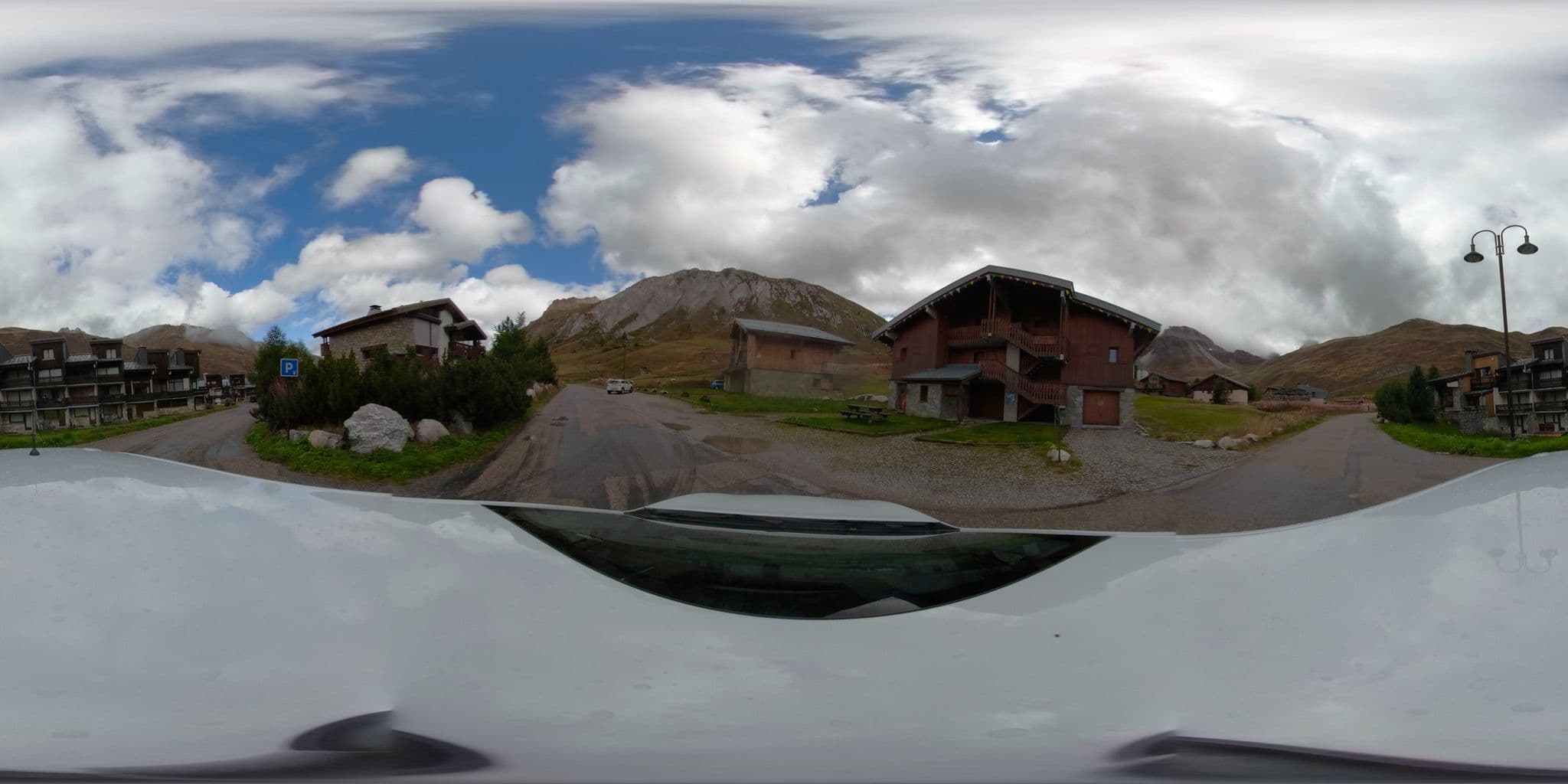 Street view near Chalet la Sambéa, Tignes — © serfim_cit_y (CC BY-SA · Mapillary)