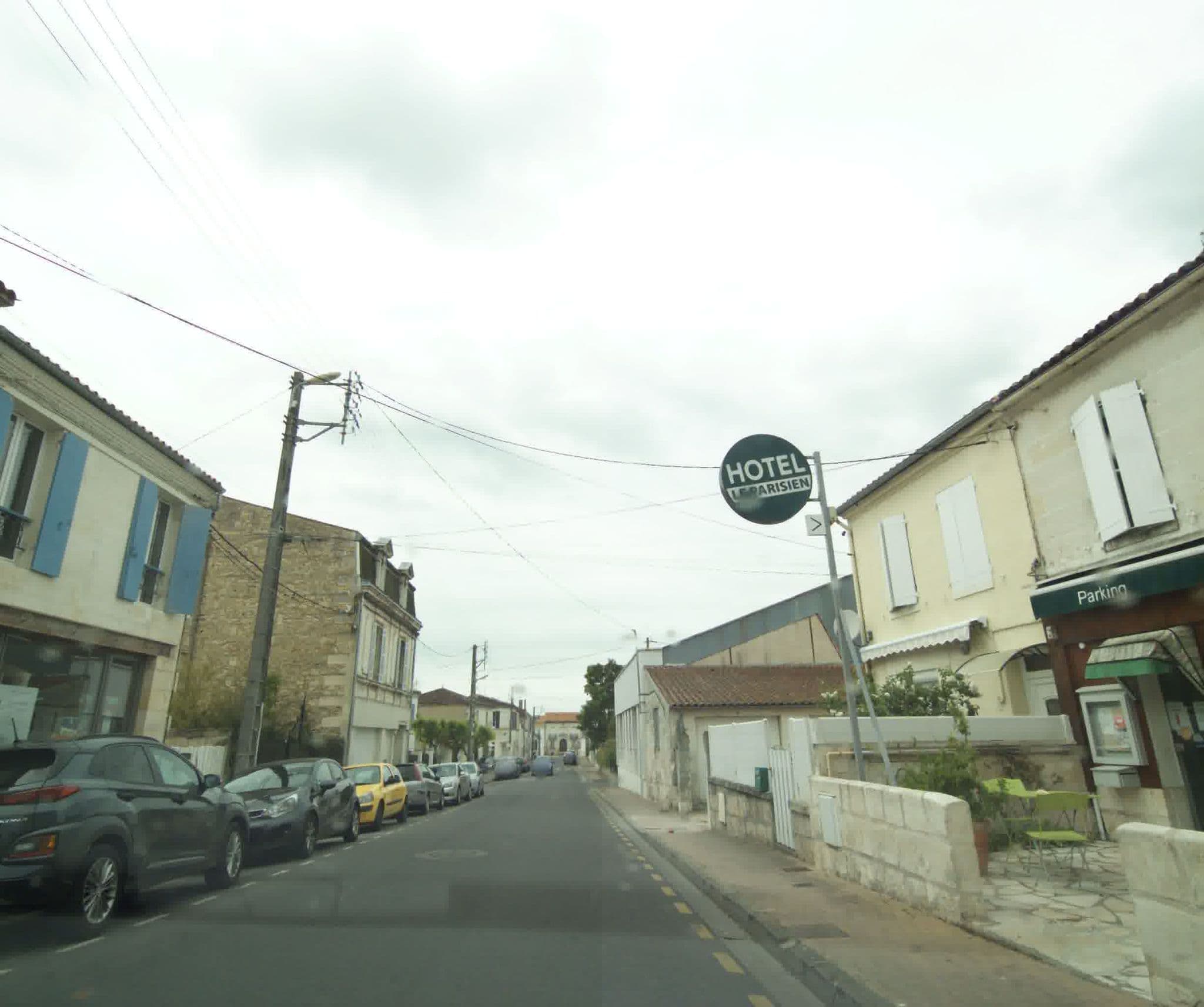 Street view near Hôtel Le Parisien, Saintes — © sogefi (CC BY-SA · Mapillary)