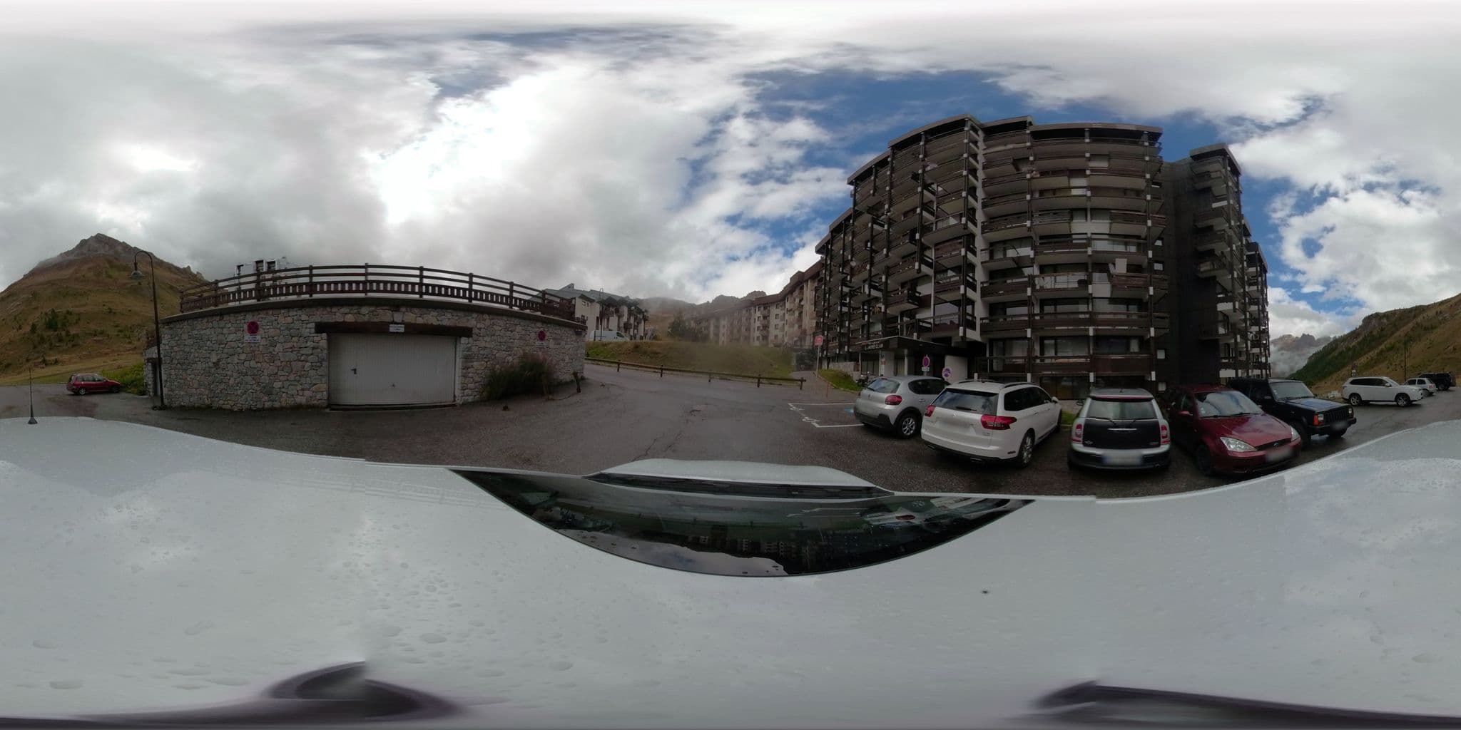 Street view near Le Home Club, Tignes — © serfim_cit_y (CC BY-SA · Mapillary)