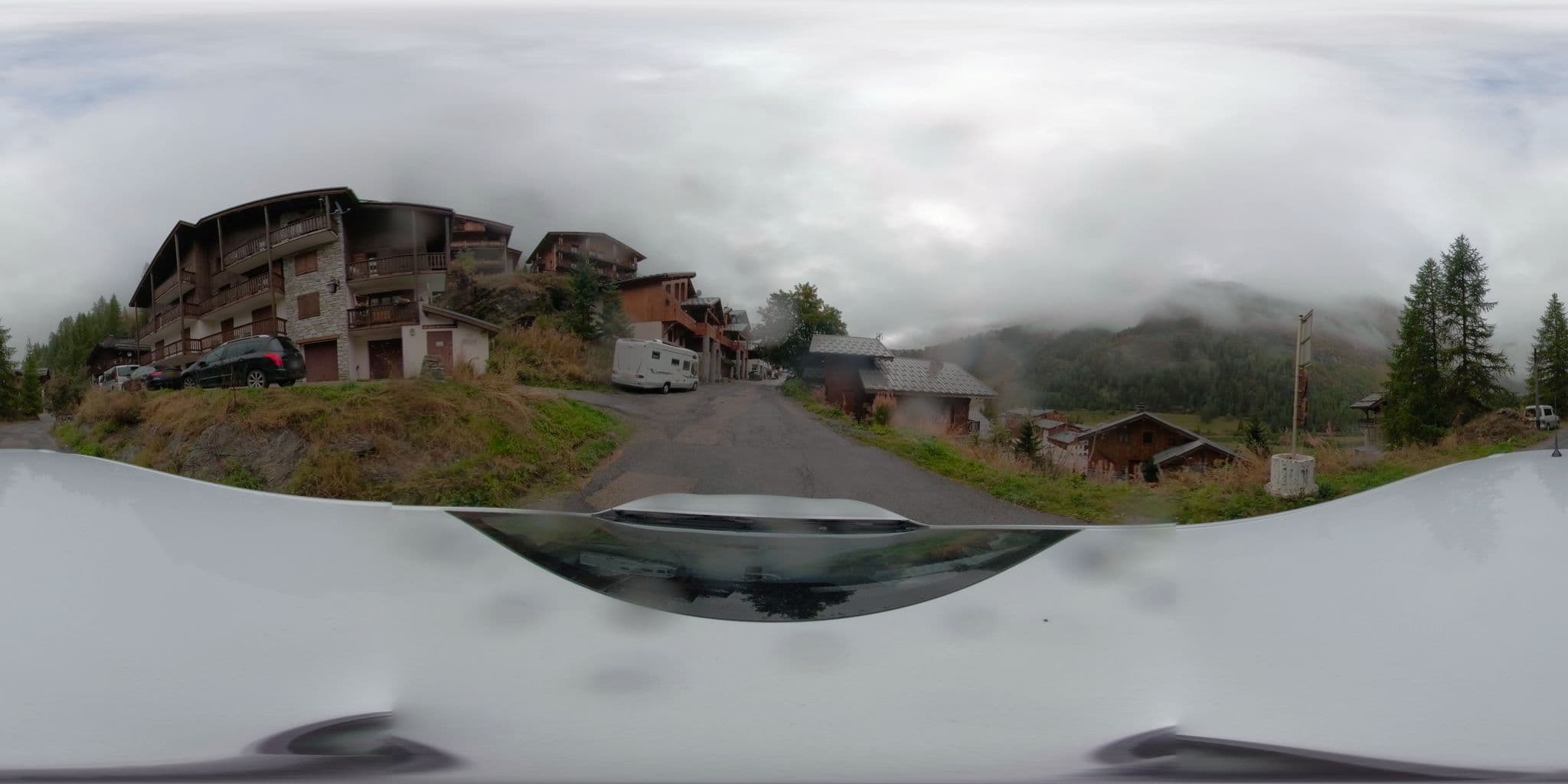 Street view near Chalet Caroline, Tignes — © serfim_cit_y (CC BY-SA · Mapillary)