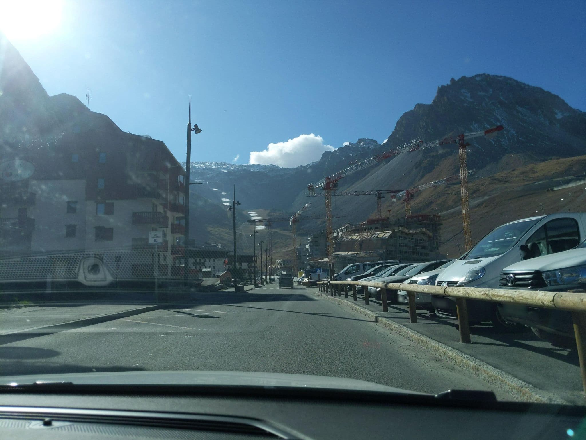 Street view near Pierre & Vacances L'Ecrin des Neiges, Tignes — © alexmodesto73 (CC BY-SA · Mapillary)