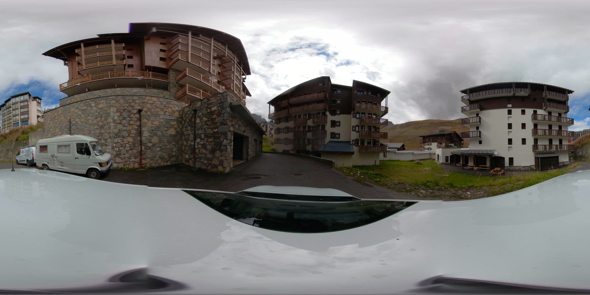 Street view near Les Suites du Nevada, Tignes — © serfim_cit_y (CC BY-SA · Mapillary)
