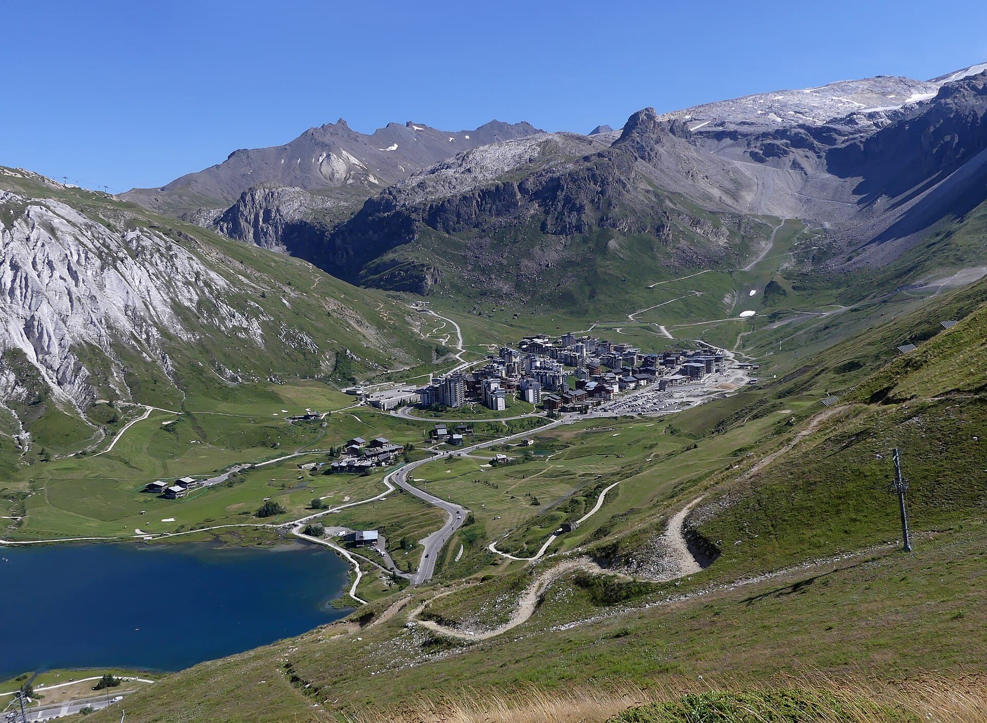Appartement Tignes Val Claret (via Wikimedia Commons, CC BY-SA 4.0)