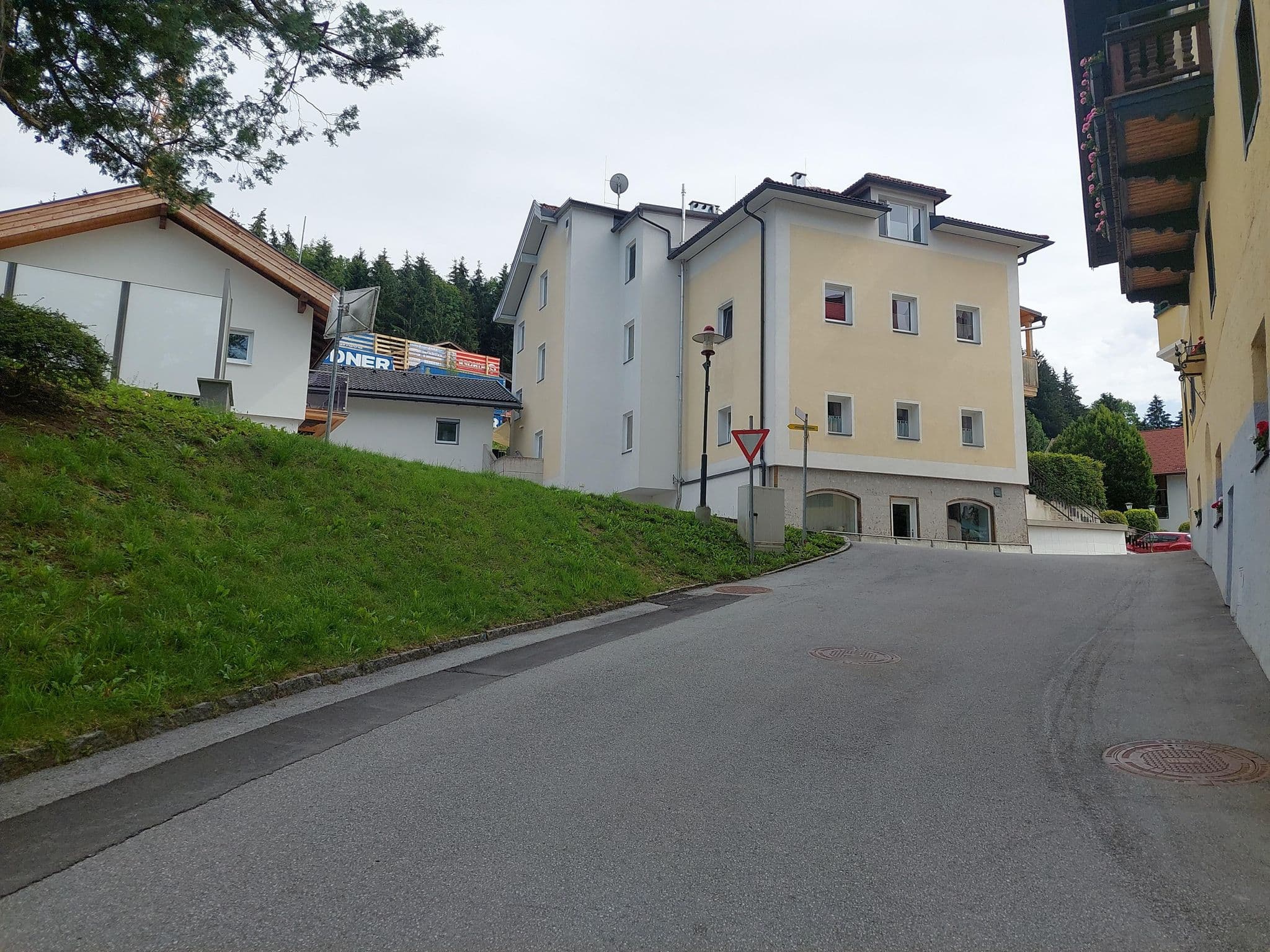 Street view near Schroll Tenne, Kirchbichl — © viavista (CC BY-SA · Mapillary)