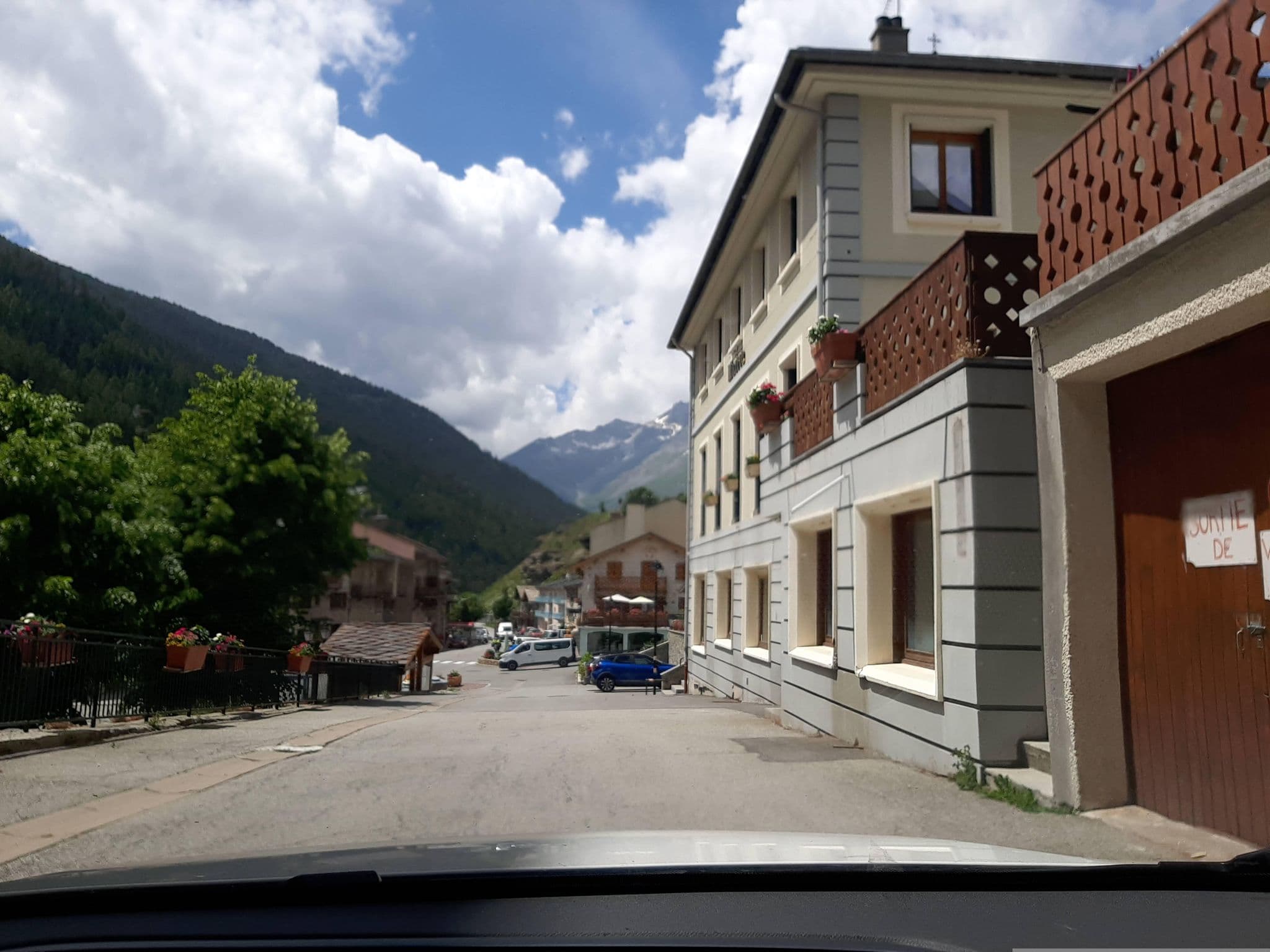 Street view near Hôtel Club MMV le Val Cenis, Modane — © alexmodesto73 (CC BY-SA · Mapillary)