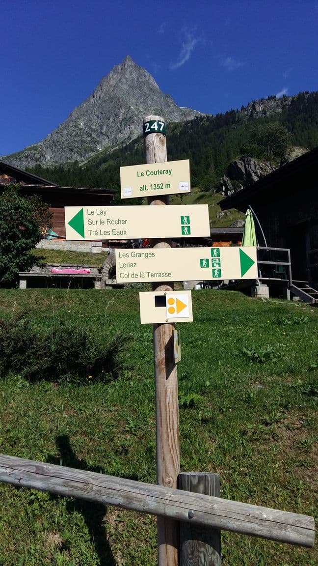 Street view near Bellevue Vallorcine, Chamonix-Mont-Blanc — © overflorian (CC BY-SA · Mapillary)