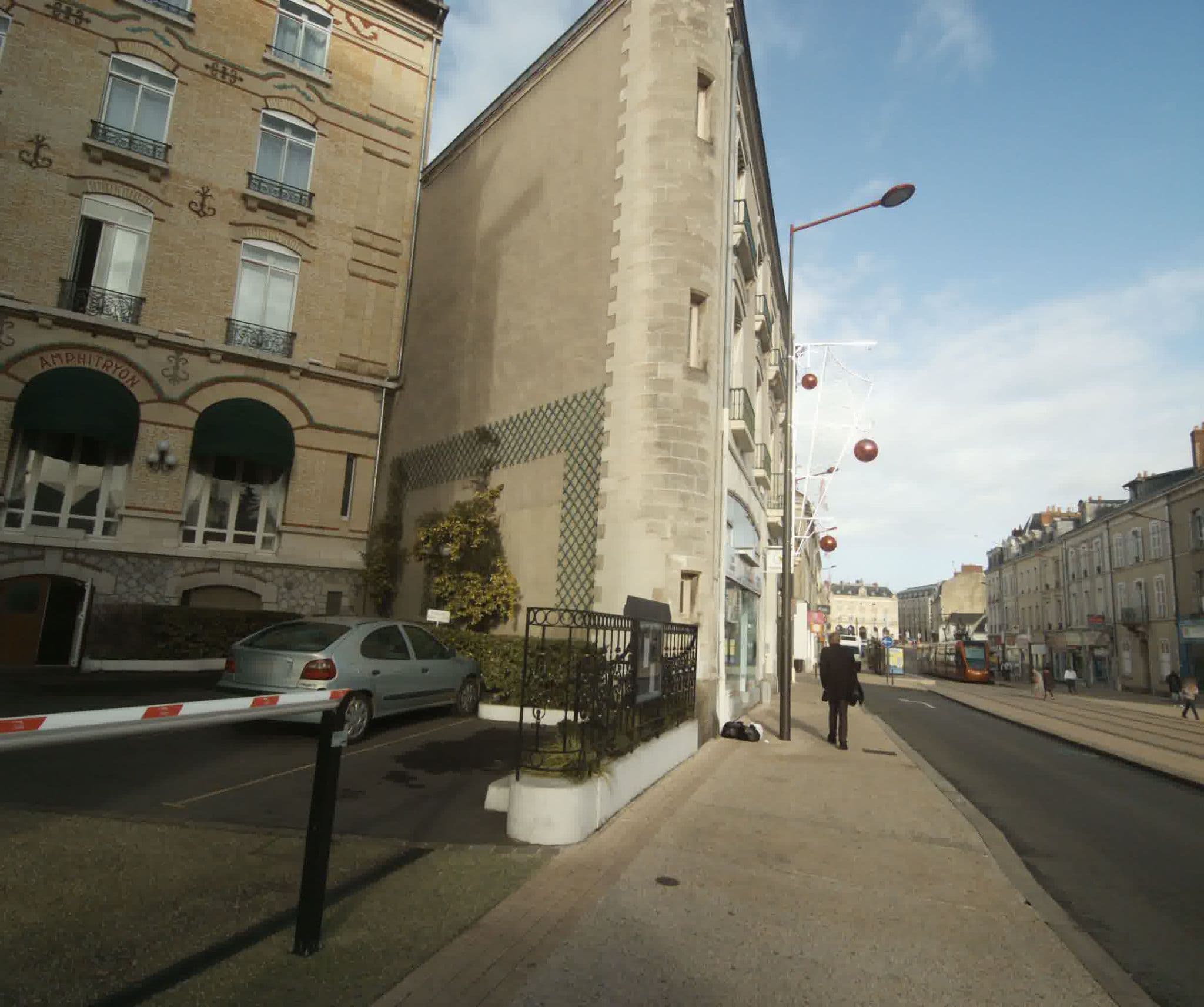 Street view near Concordia Hotel, Le Mans — © sogefi (CC BY-SA · Mapillary)