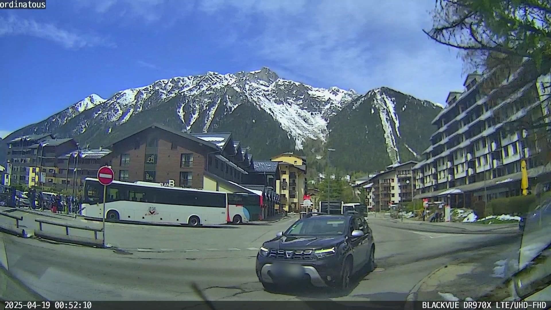 Street view near Hôtel Les Aiglons**** Resort & Spa, Chamonix-Mont-Blanc — © ordinatous (CC BY-SA · Mapillary)