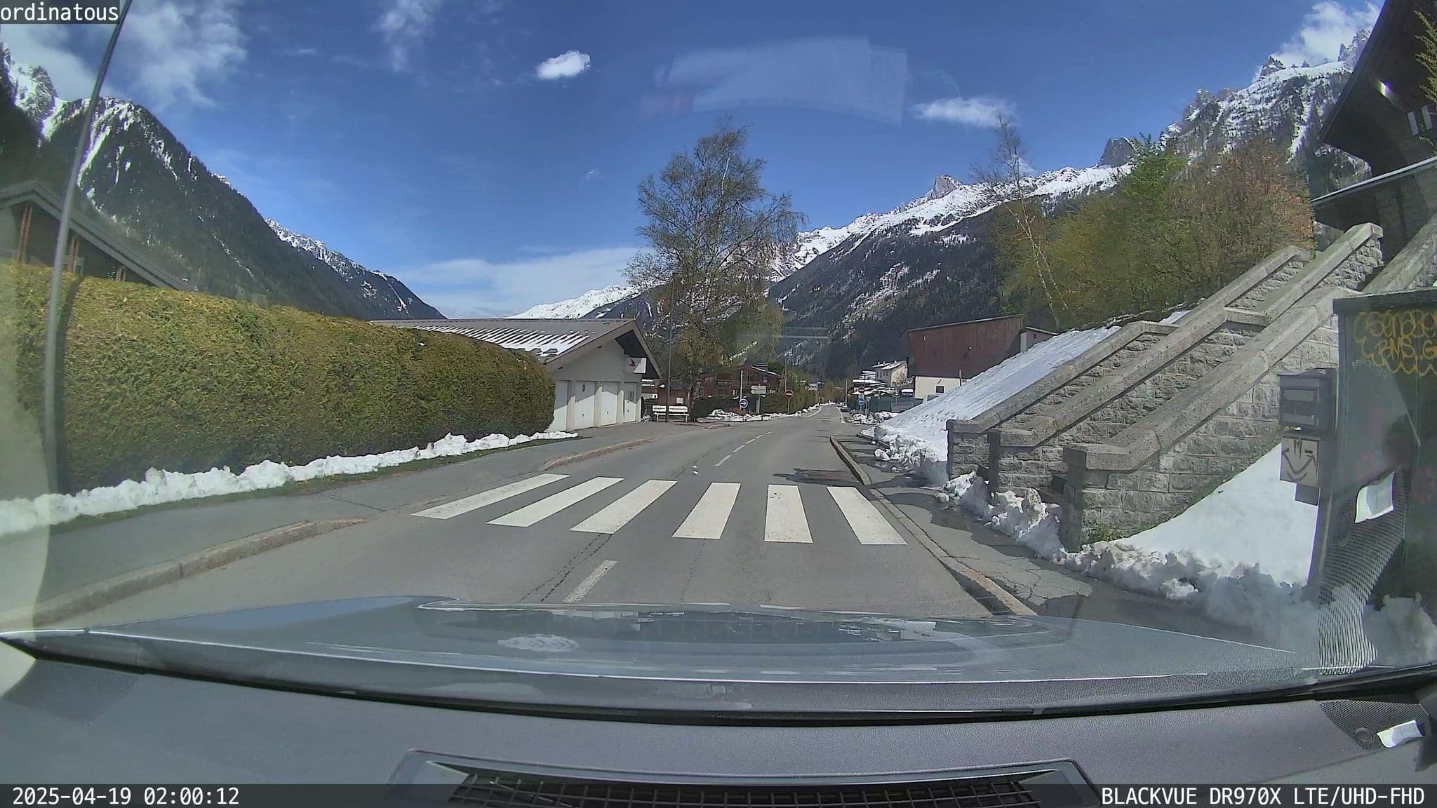 Street view near Robert Extreme Planete Gare des Glaciers, Chamonix-Mont-Blanc — © ordinatous (CC BY-SA · Mapillary)