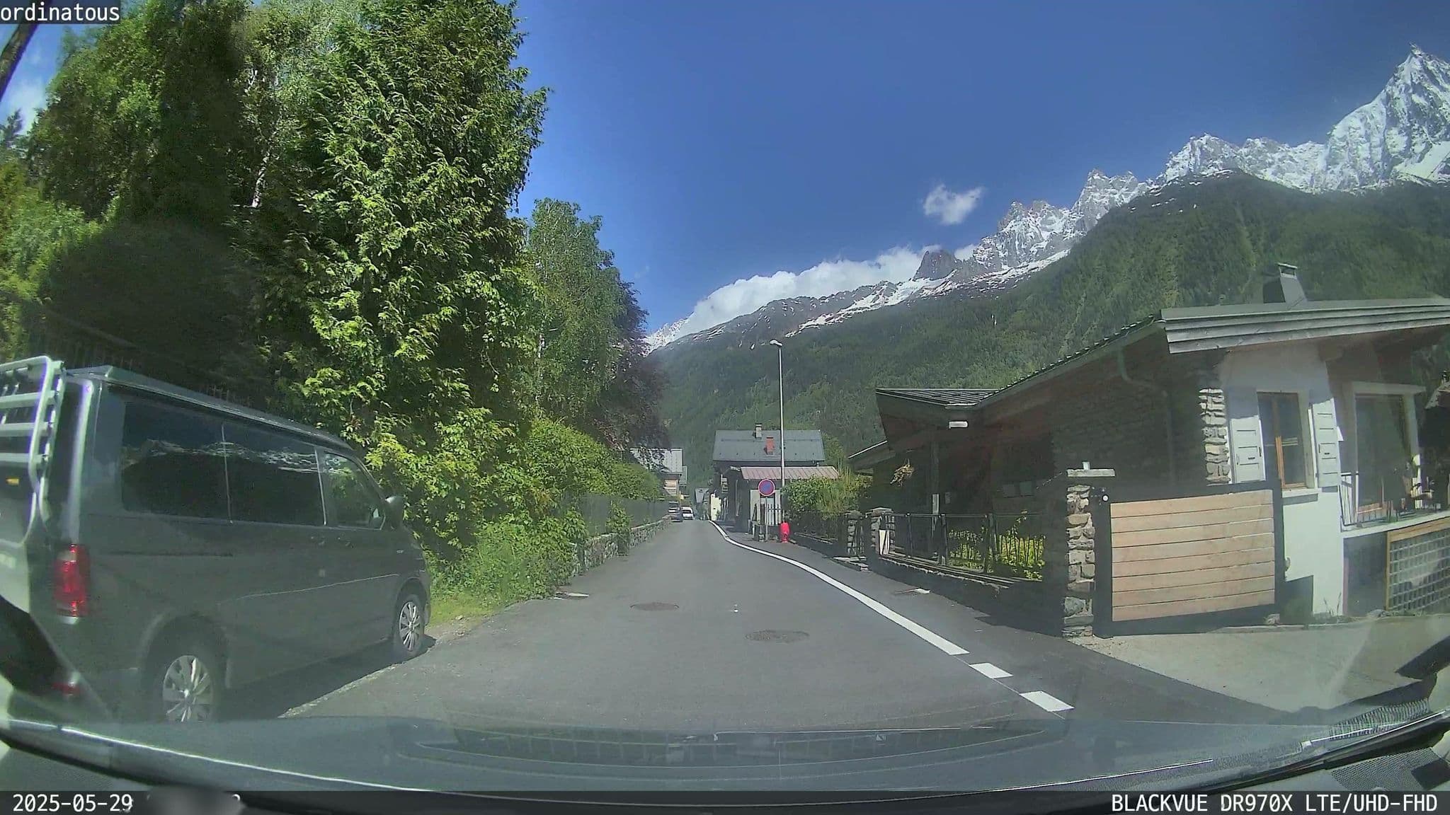 Street view near Chalet Bacchus, Chamonix-Mont-Blanc — © ordinatous (CC BY-SA · Mapillary)