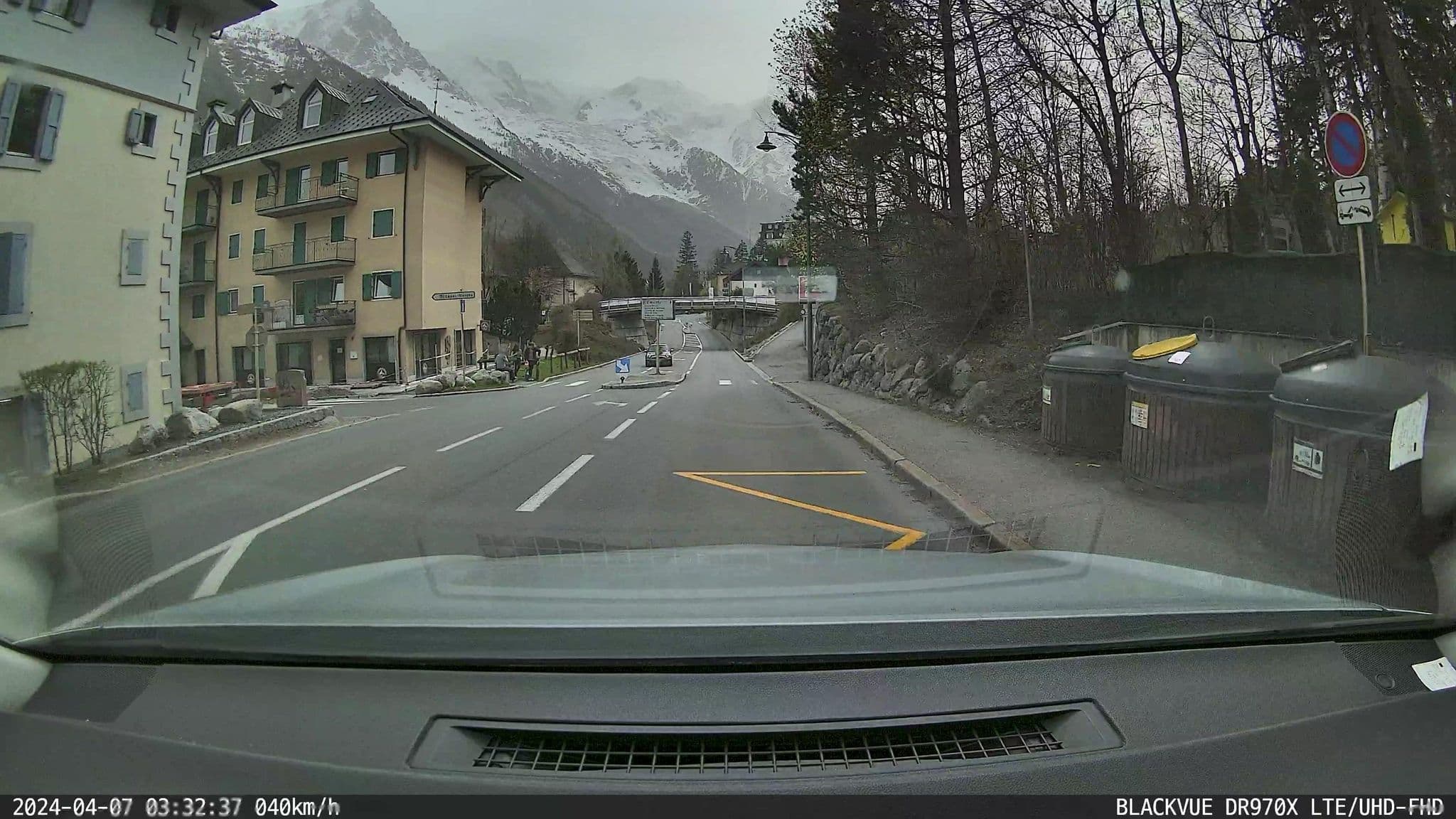Street view near Le Paradis 18b, Chamonix-Mont-Blanc — © ordinatous (CC BY-SA · Mapillary)