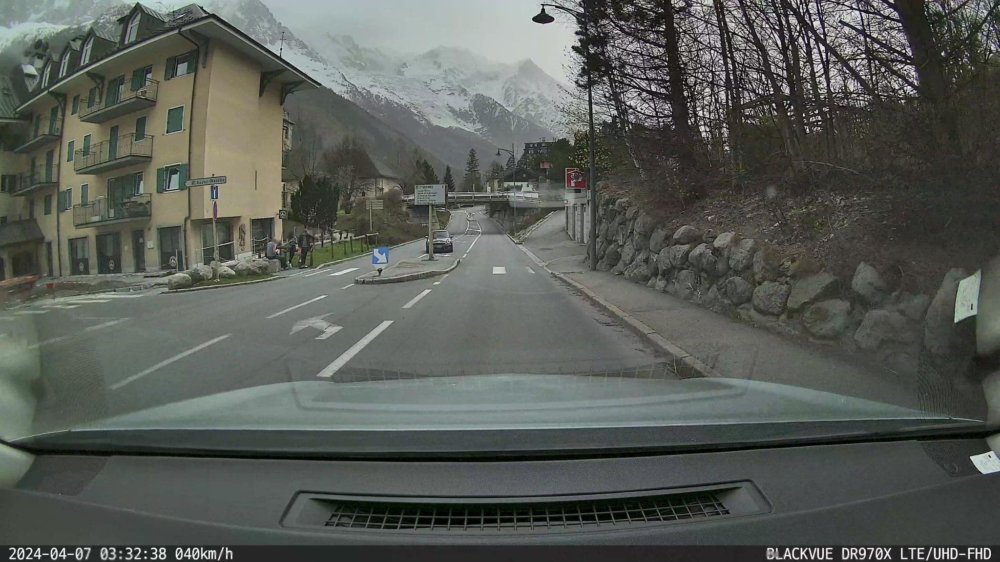 Street view near Le Paradis 22 Apartment, Chamonix-Mont-Blanc — © ordinatous (CC BY-SA · Mapillary)