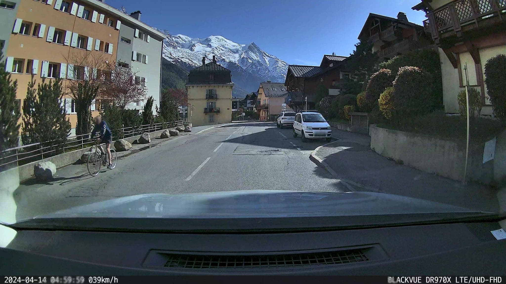 Street view near Apartment Solomon, Chamonix-Mont-Blanc — © ordinatous (CC BY-SA · Mapillary)