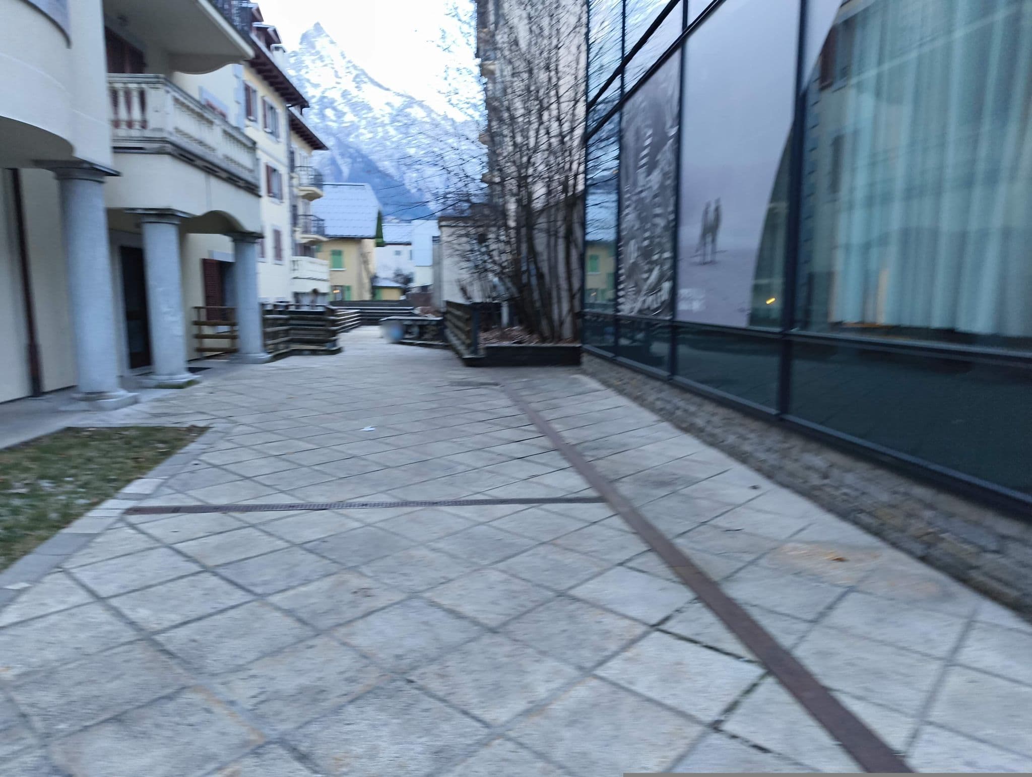 Street view near Residence les Alpes, Chamonix-Mont-Blanc — © marcuscalabresus (CC BY-SA · Mapillary)