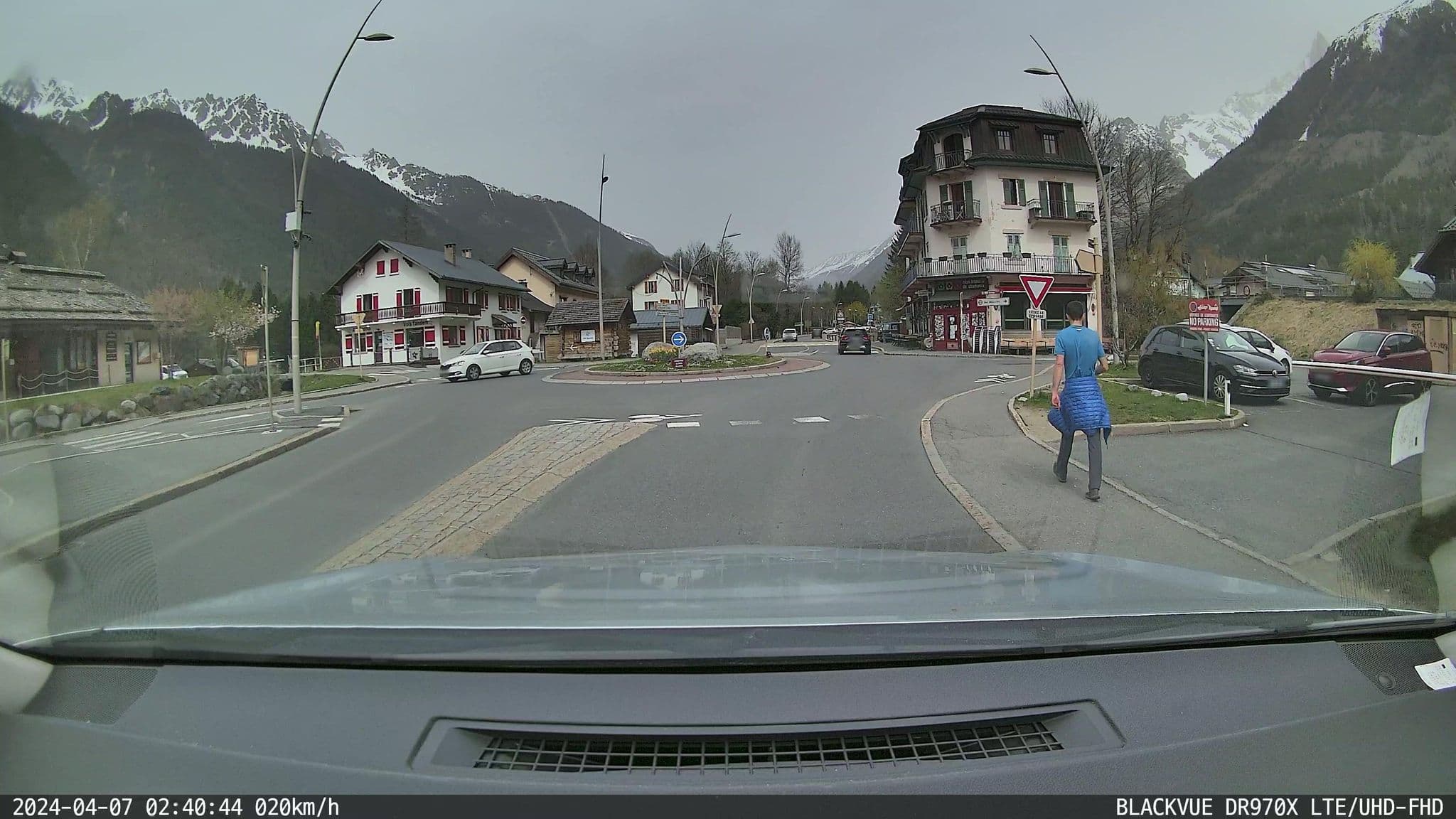 Street view near Le Régina, Chamonix-Mont-Blanc — © ordinatous (CC BY-SA · Mapillary)