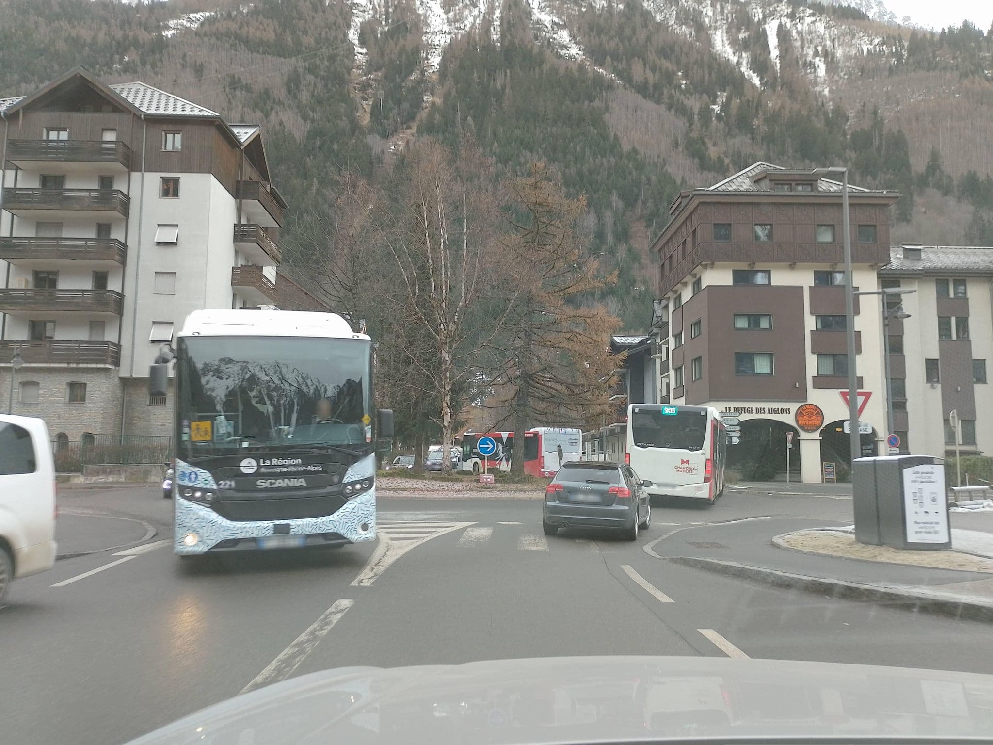 Street view near Chamonix Holiday Cromotherapy Apartment 1, Chamonix-Mont-Blanc — © laye (CC BY-SA · Mapillary)