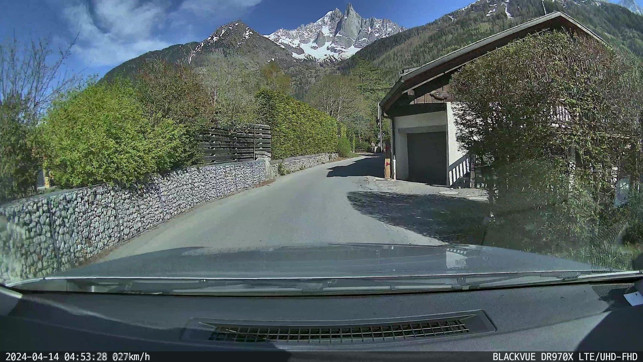Street view near Auberge la Bagna, Chamonix-Mont-Blanc — © ordinatous (CC BY-SA · Mapillary)