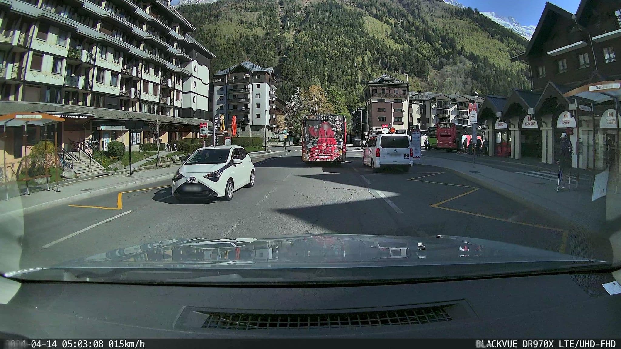 Street view near Chamois de Chamonix, Chamonix-Mont-Blanc — © ordinatous (CC BY-SA · Mapillary)