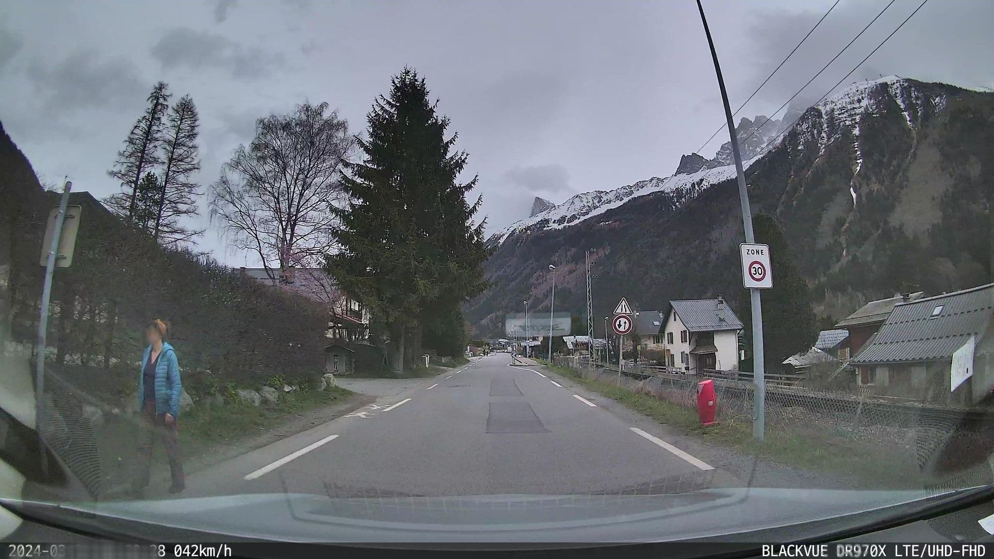 Street view near Chalet Viper, Chamonix-Mont-Blanc — © ordinatous (CC BY-SA · Mapillary)