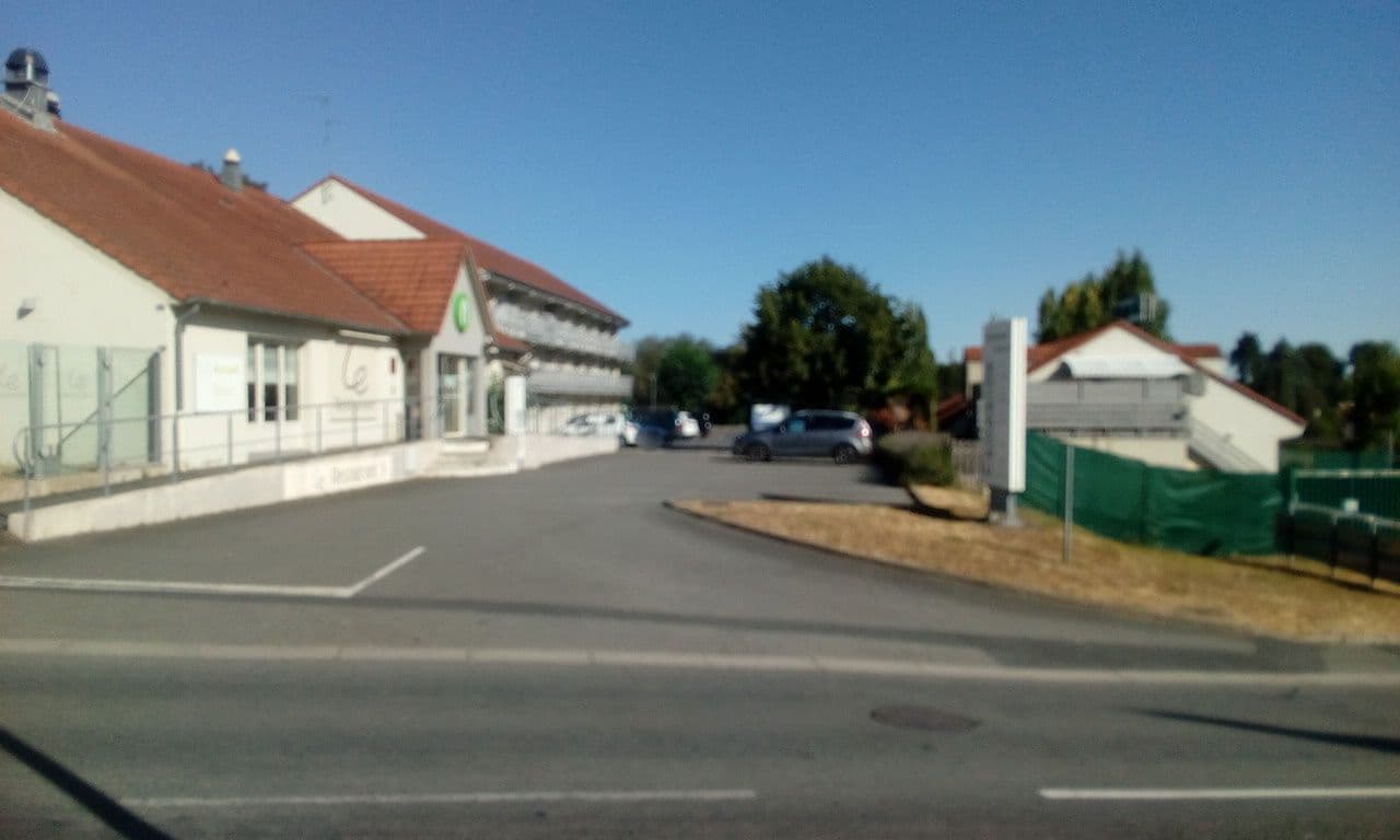 Street view near Kyriad, Guéret — © mawy33 (CC BY-SA · Mapillary)