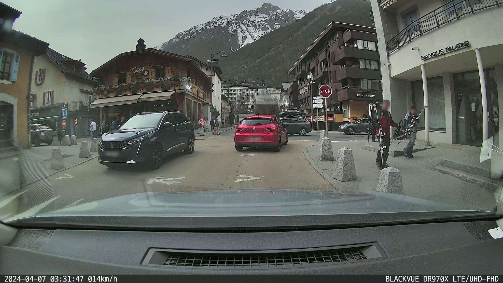 Street view near Appartement Bellevue Mont-Blanc, Chamonix-Mont-Blanc — © ordinatous (CC BY-SA · Mapillary)