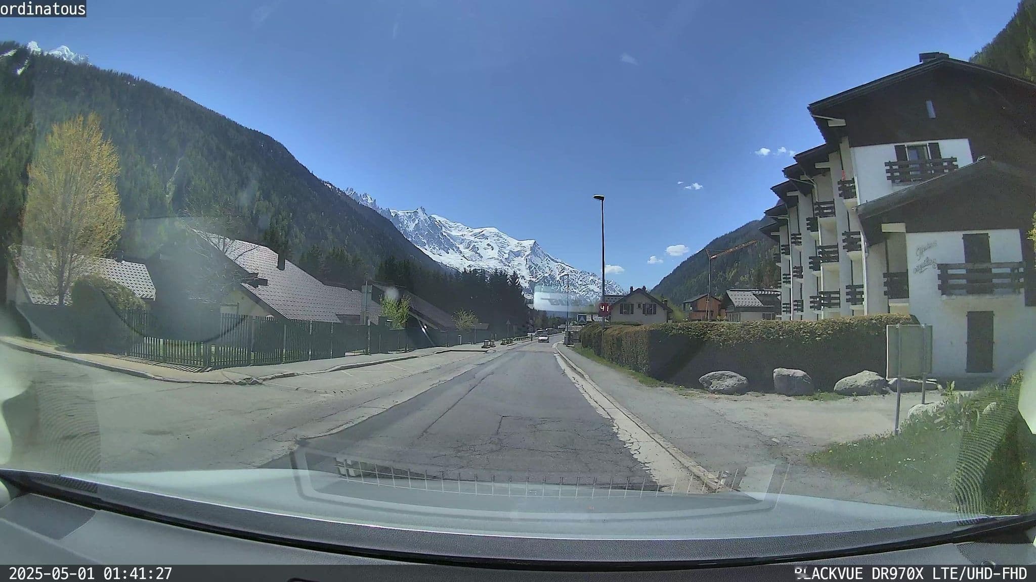 Street view near Hautes Aiguilles-Edelweiss, Chamonix-Mont-Blanc — © ordinatous (CC BY-SA · Mapillary)