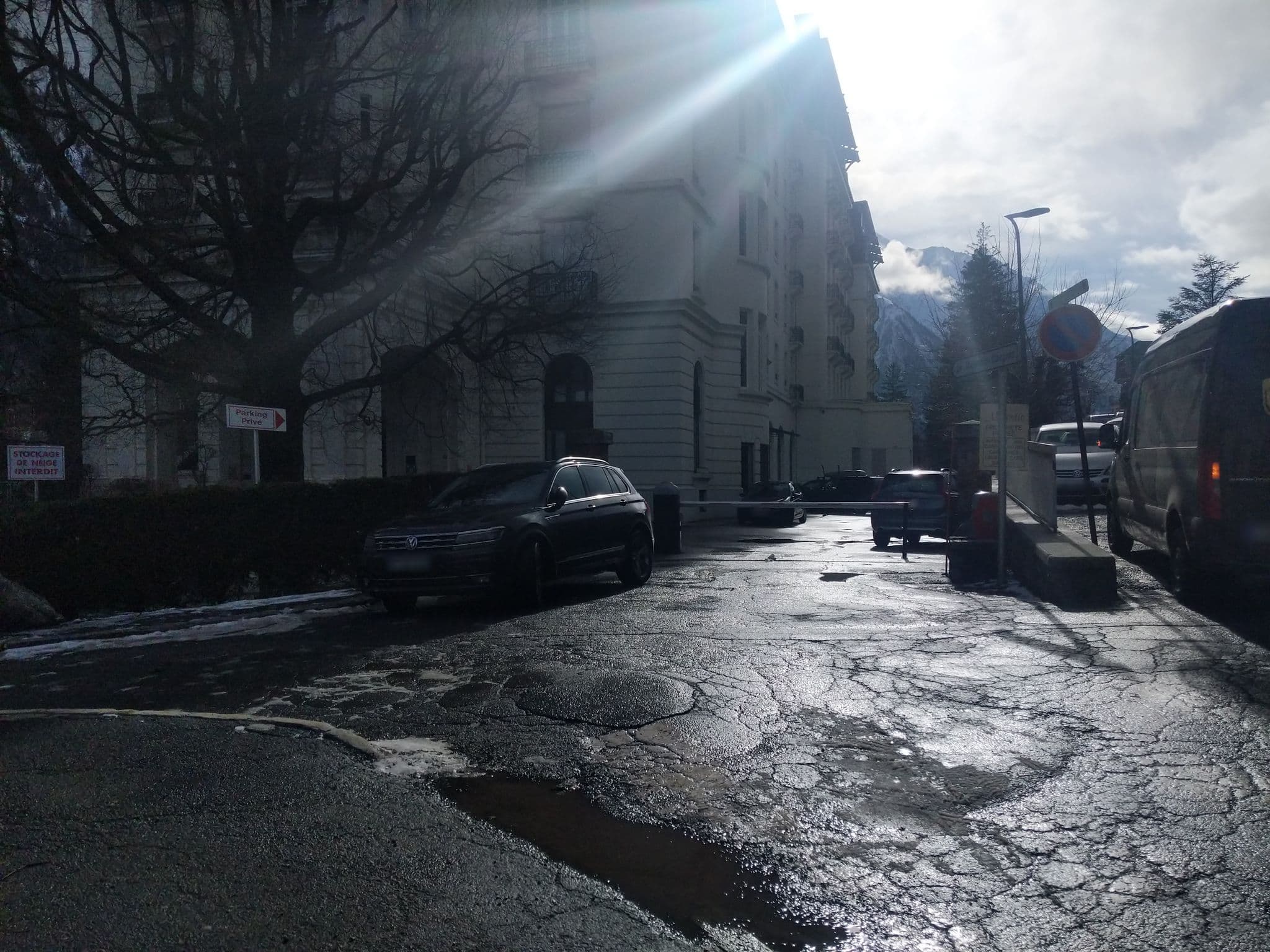 Street view near Majestic Alpin, Chamonix-Mont-Blanc — © chrisbeddow (CC BY-SA · Mapillary)