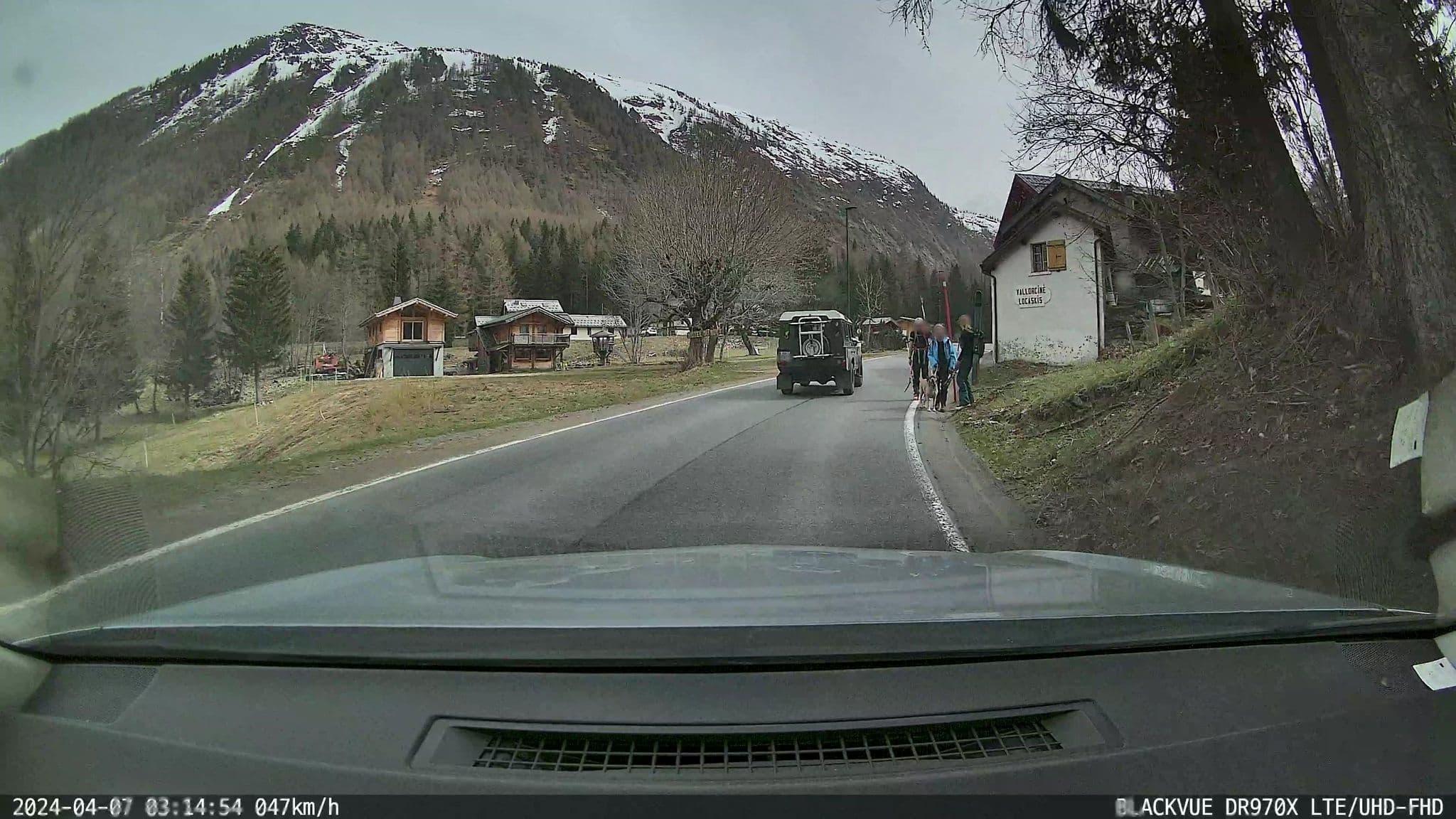 Street view near Association Vie et Montagne, Chamonix-Mont-Blanc — © ordinatous (CC BY-SA · Mapillary)