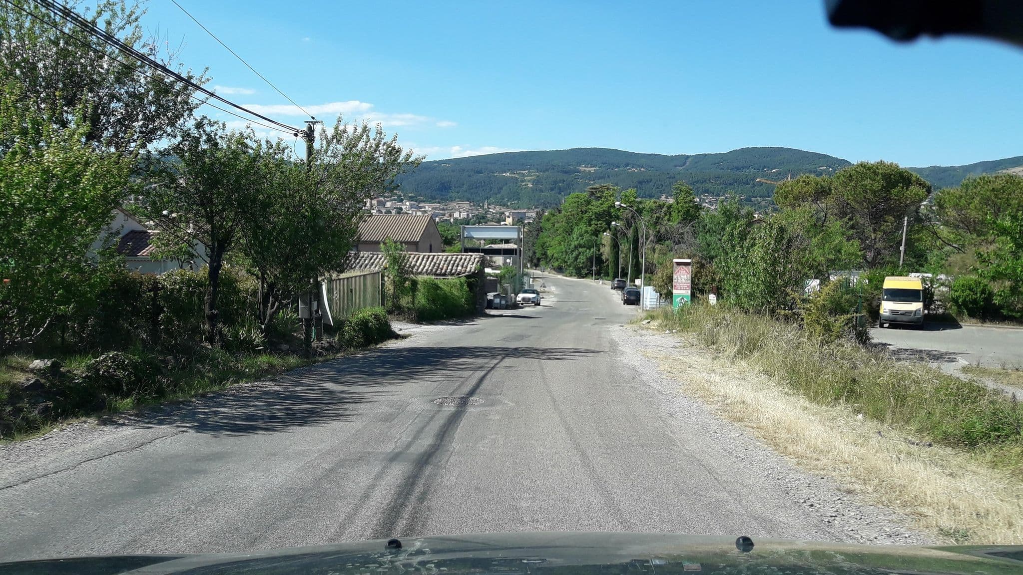 Street view near Les Châtaigniers, Privas — © eric_s (CC BY-SA · Mapillary)