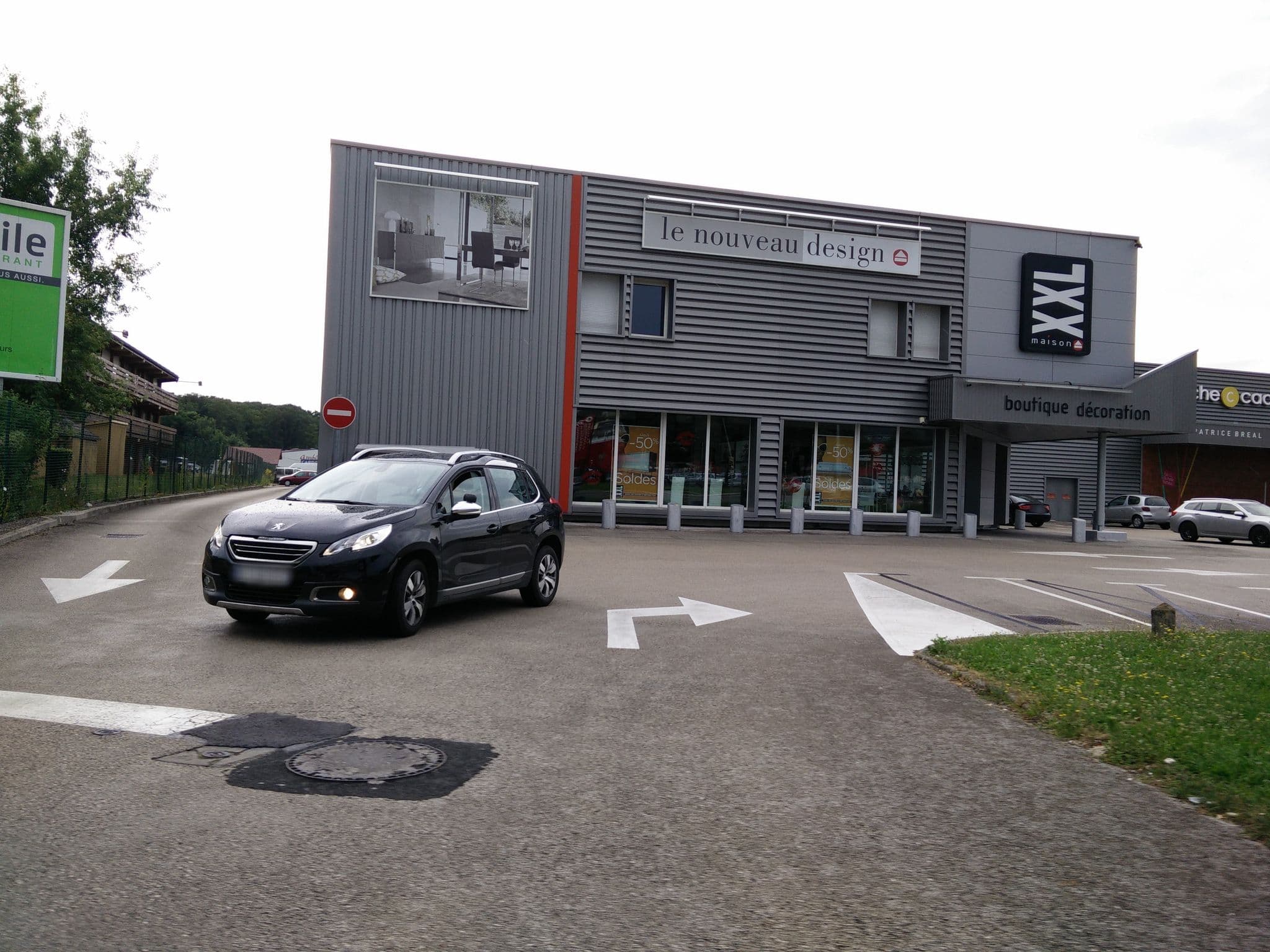 Street view near CAMPANILE BESANCON OUEST - Chateaufarine, Franois — © yopyop25 (CC BY-SA · Mapillary)