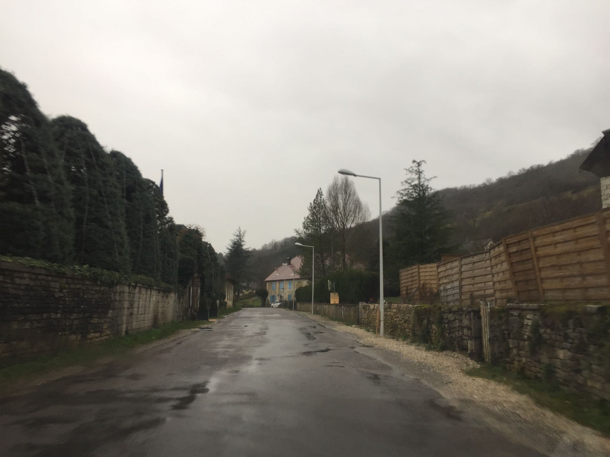 Street view near Hôtel du Parc, Mouchard — © thepriben (CC BY-SA · Mapillary)