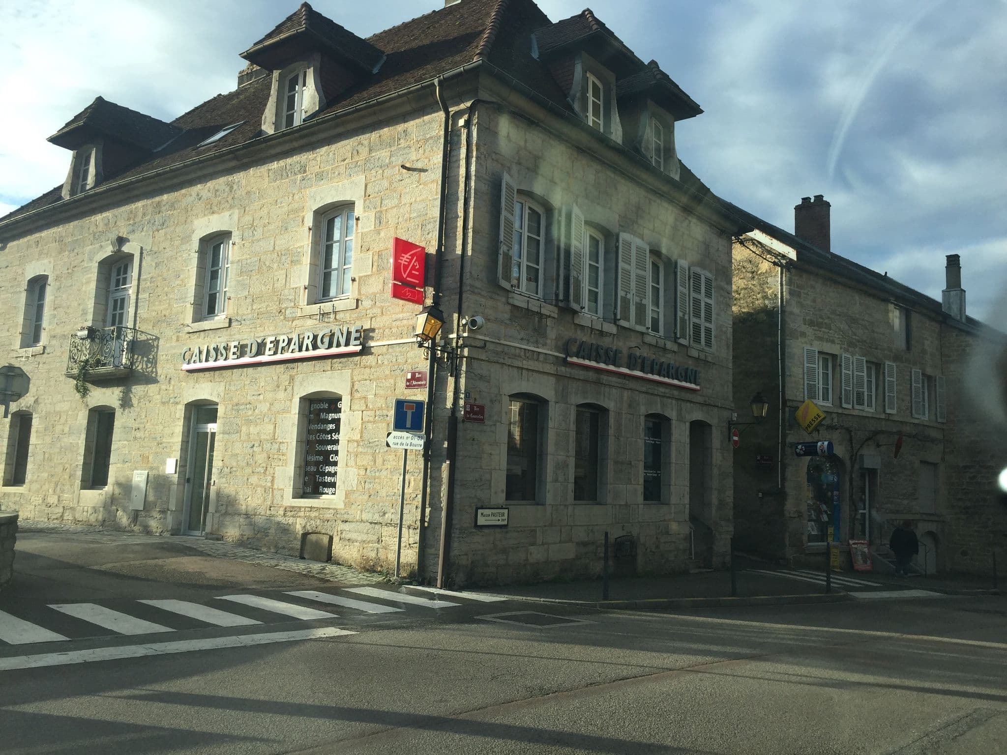 Street view near Hôtel des Messageries Arbois, Arbois — © thepriben (CC BY-SA · Mapillary)