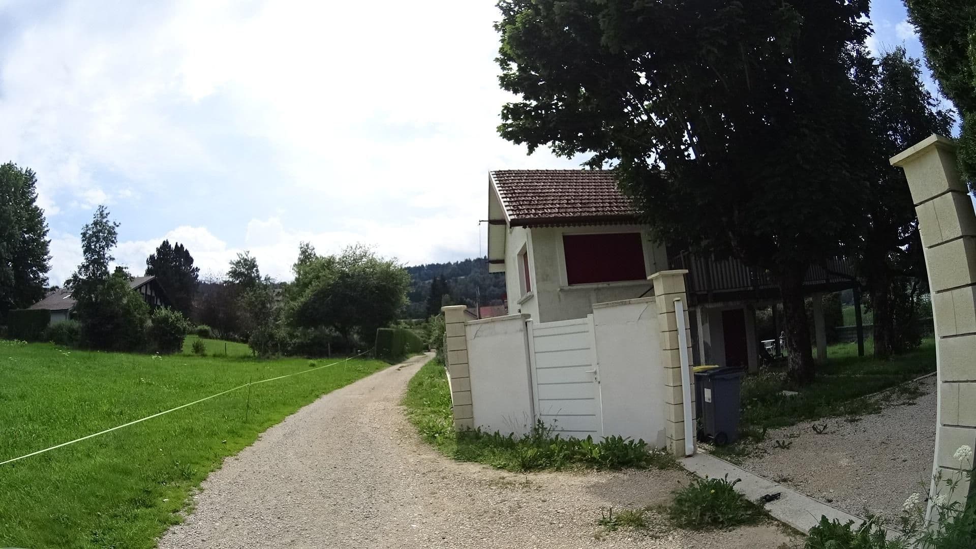 Street view near Fleur d'eau, Les Fourgs — © tanonin (CC BY-SA · Mapillary)