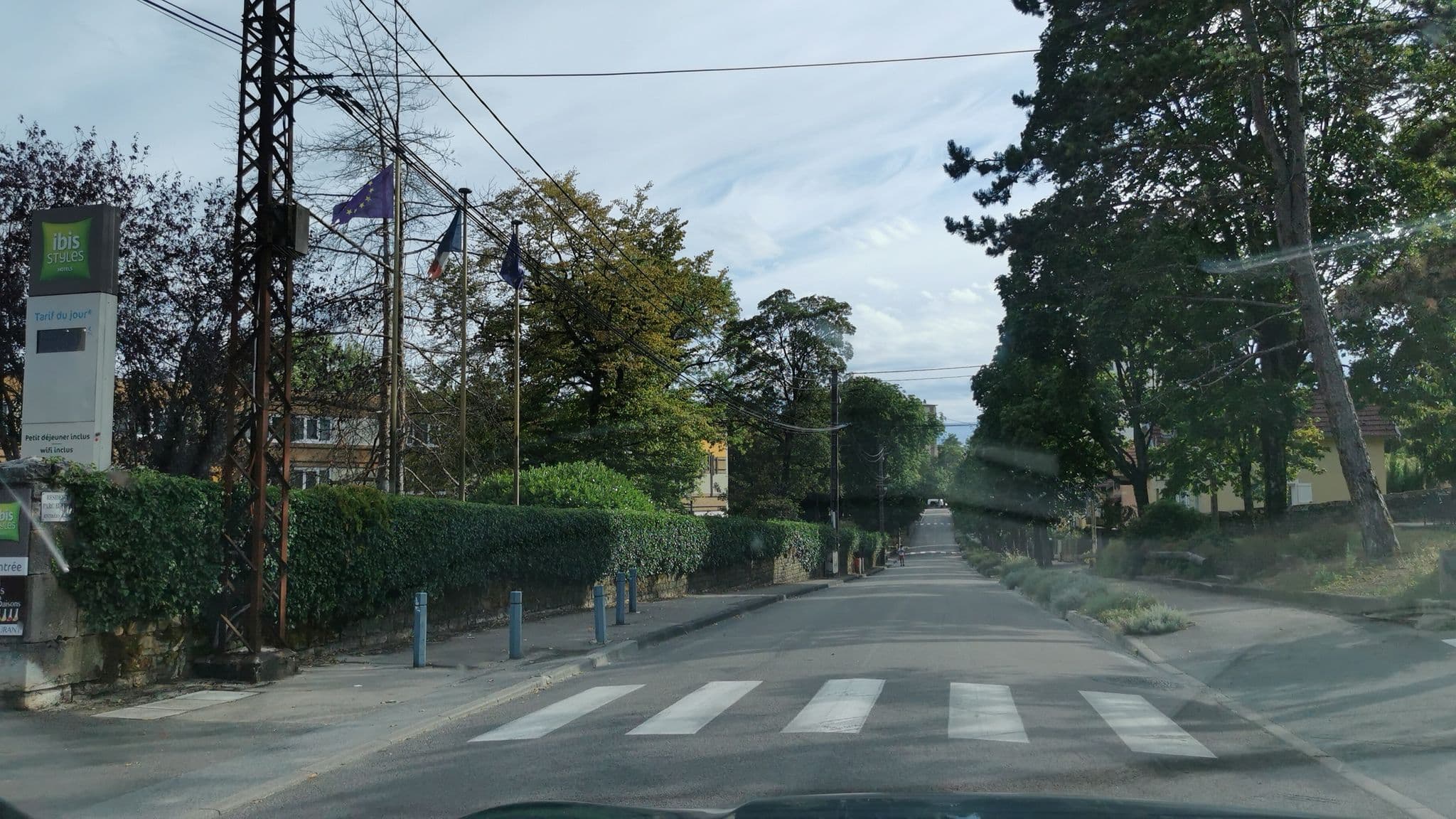Street view near Hôtel Novotel, Besançon — © mins (CC BY-SA · Mapillary)
