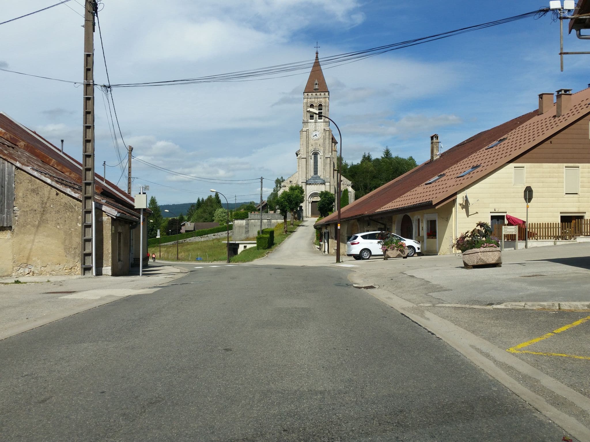 Street view near Chalet Refuge du Gros Morond Club Alpin Français, Jougne — © pyrog (CC BY-SA · Mapillary)