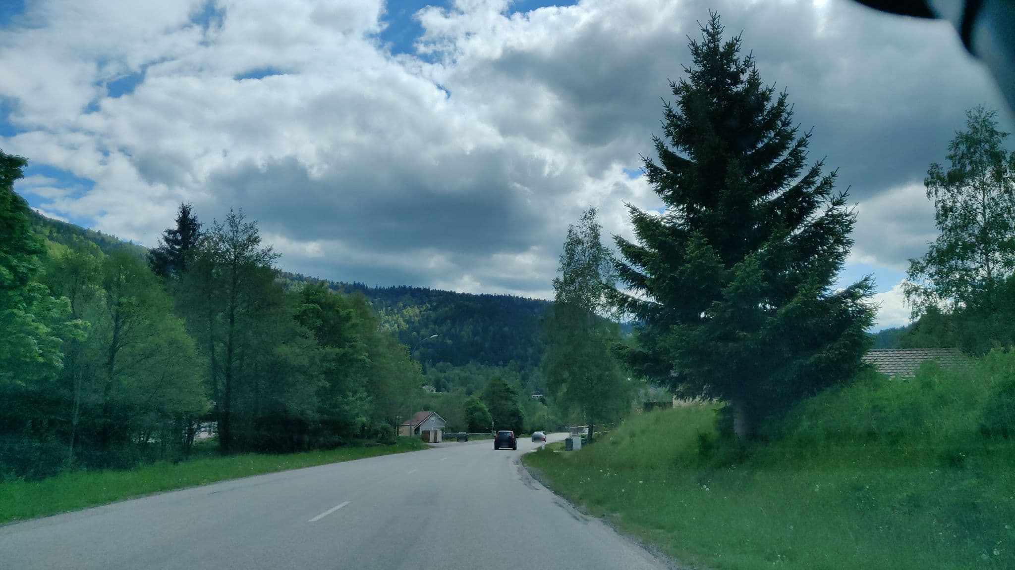 Street view near L'OURSBLANC Chalet en rondins, La Bresse — © djeremy (CC BY-SA · Mapillary)