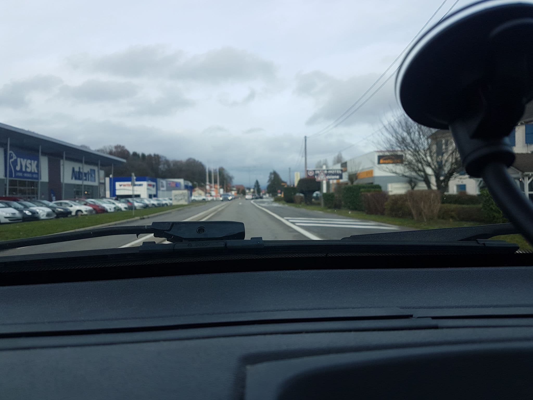 Street view near The Originals City, Andelnans — © globeur (CC BY-SA · Mapillary)