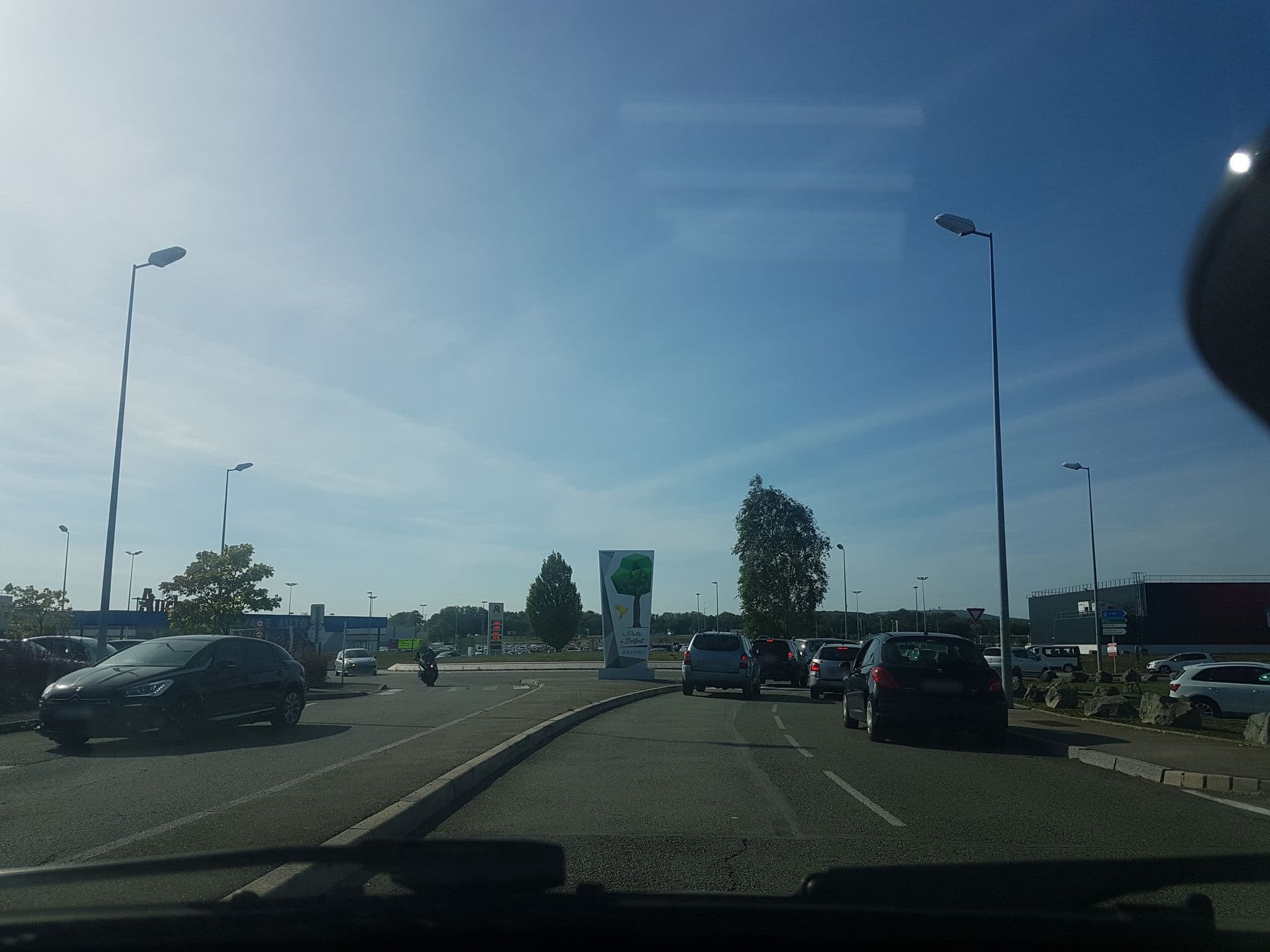 Street view near TUI STORE, Chèvremont — © globeur (CC BY-SA · Mapillary)