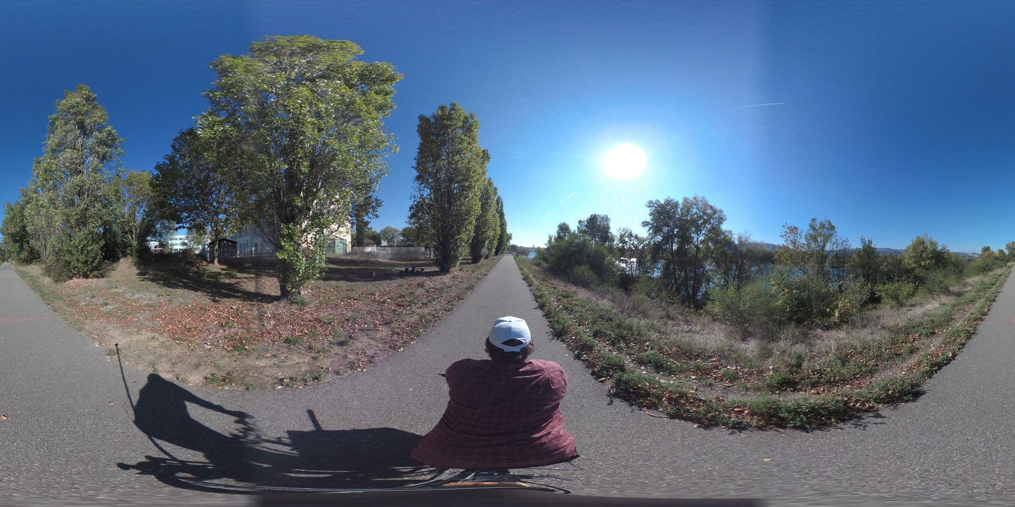 Street view near Kyriad Direct Valence Nord, Bourg-lès-Valence — © geovelo (CC BY-SA · Mapillary)