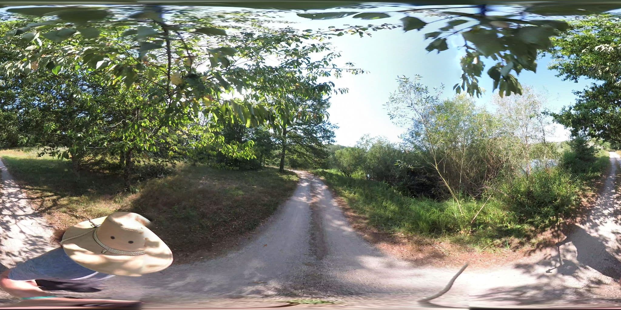 Street view near les cabanes des grands lacs, Rougemont — © eesger (CC BY-SA · Mapillary)